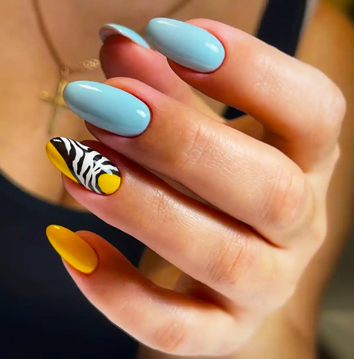 ژلیش ناخن شیک