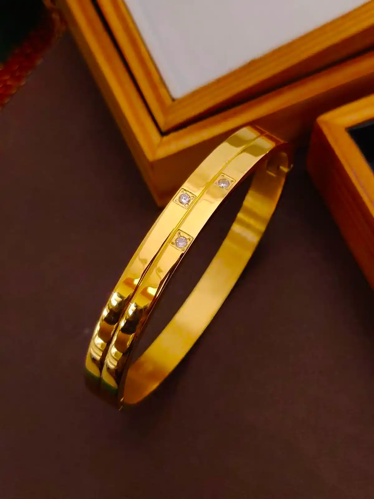 النگو براق لوکس طلا