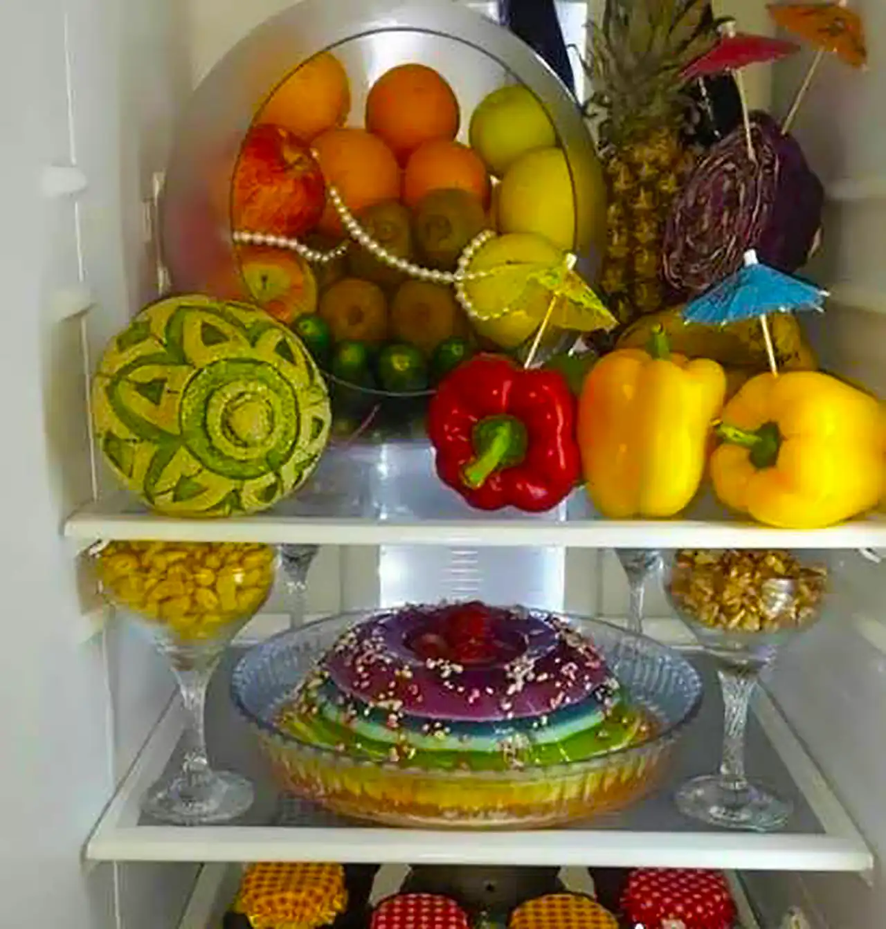 چیدمان داخل یخچال