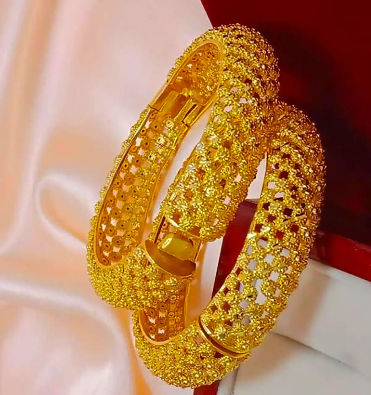 دستبند النگویی طلا