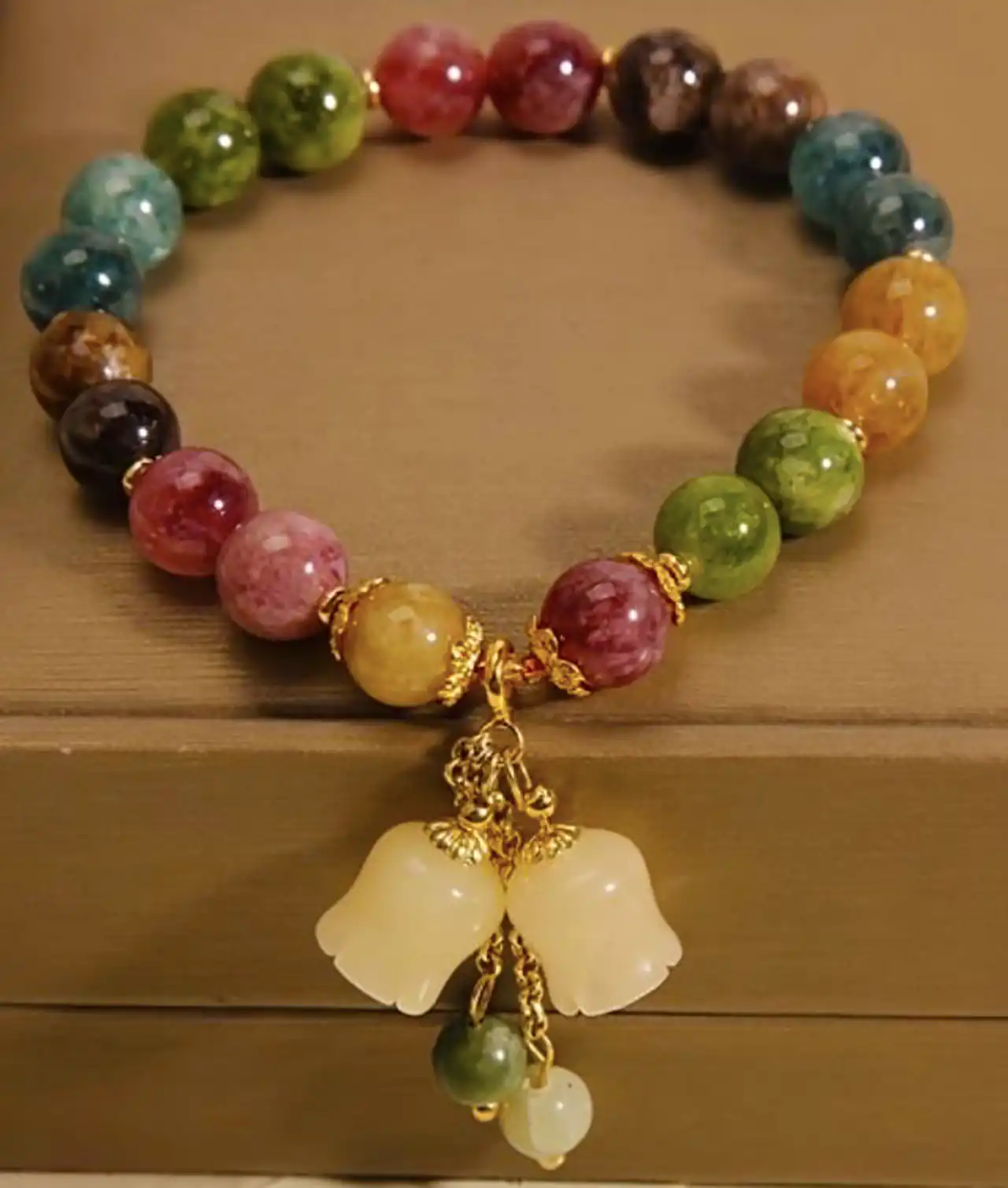 دستبند سنگی دخترانه