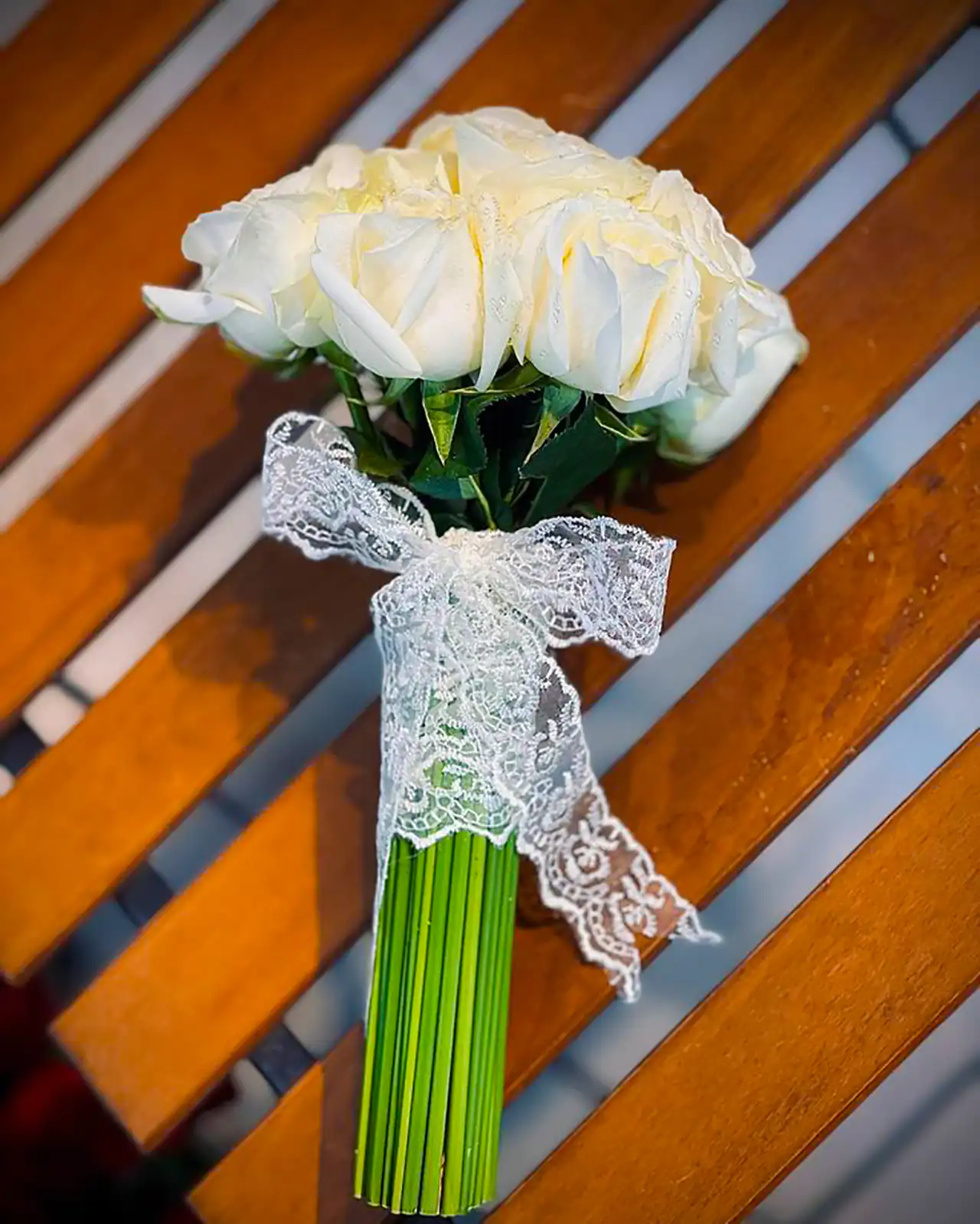 دسته گل سفید عروس