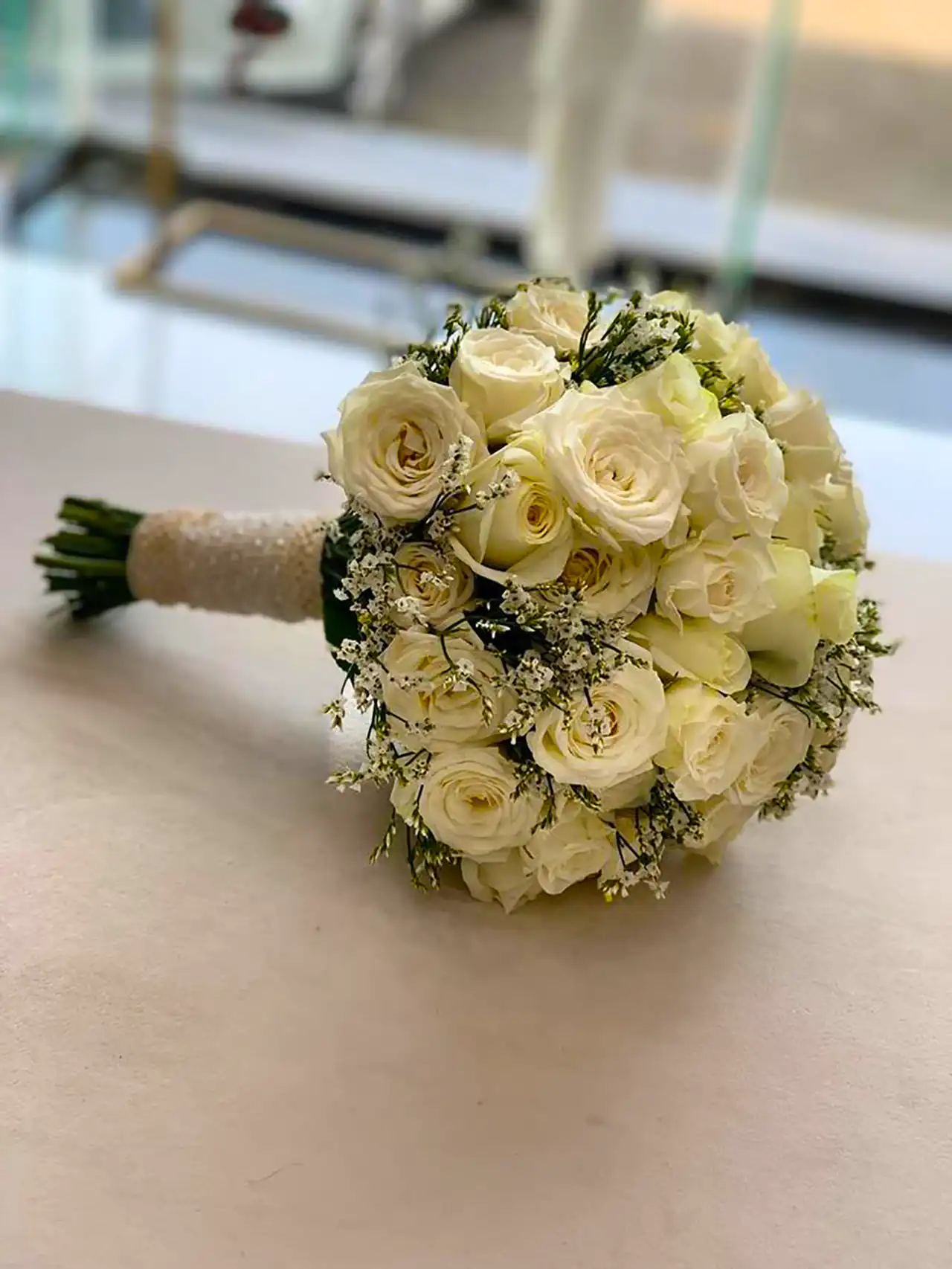 دسته گل سفید عروس