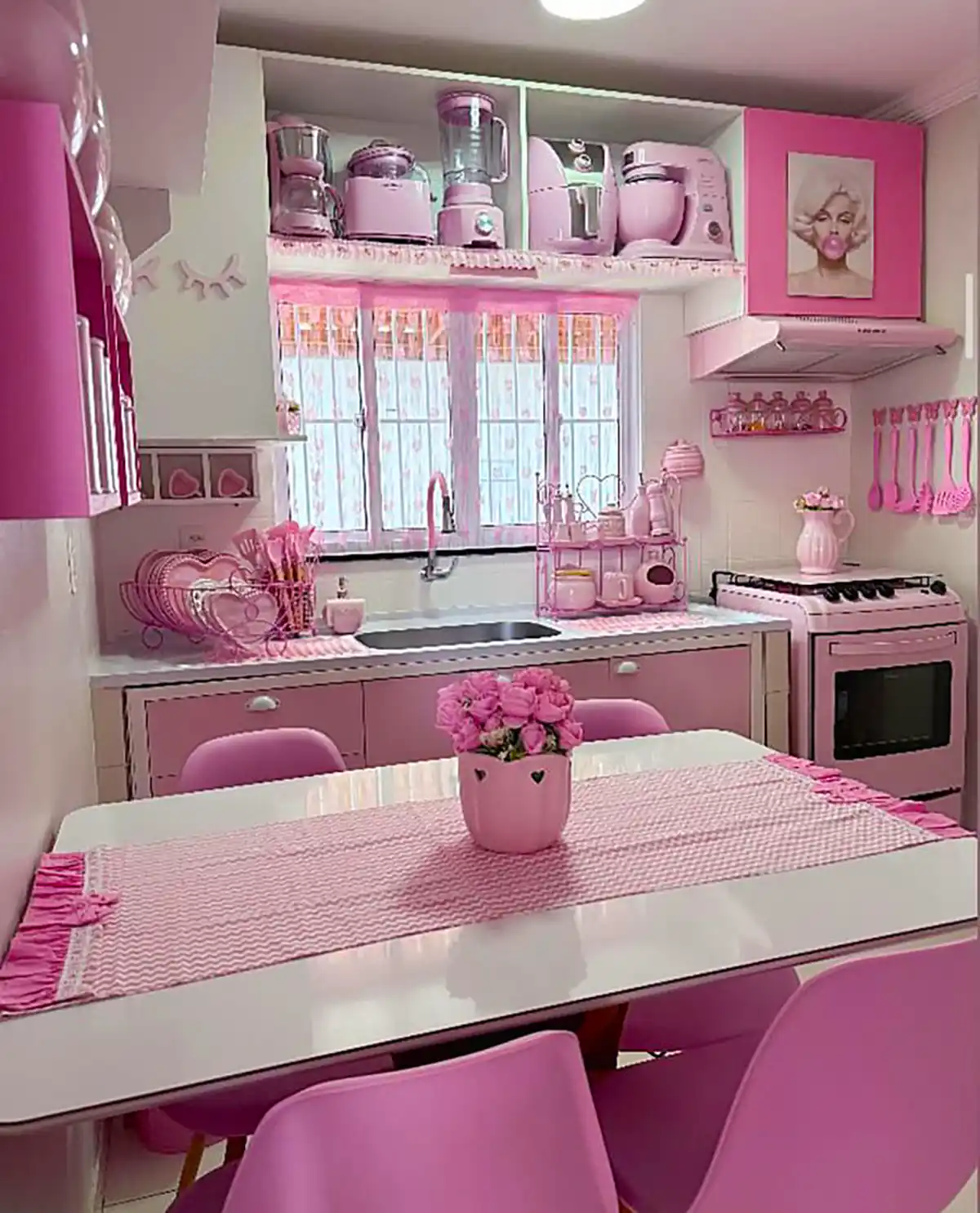 دکور صورتی آشپزخانه