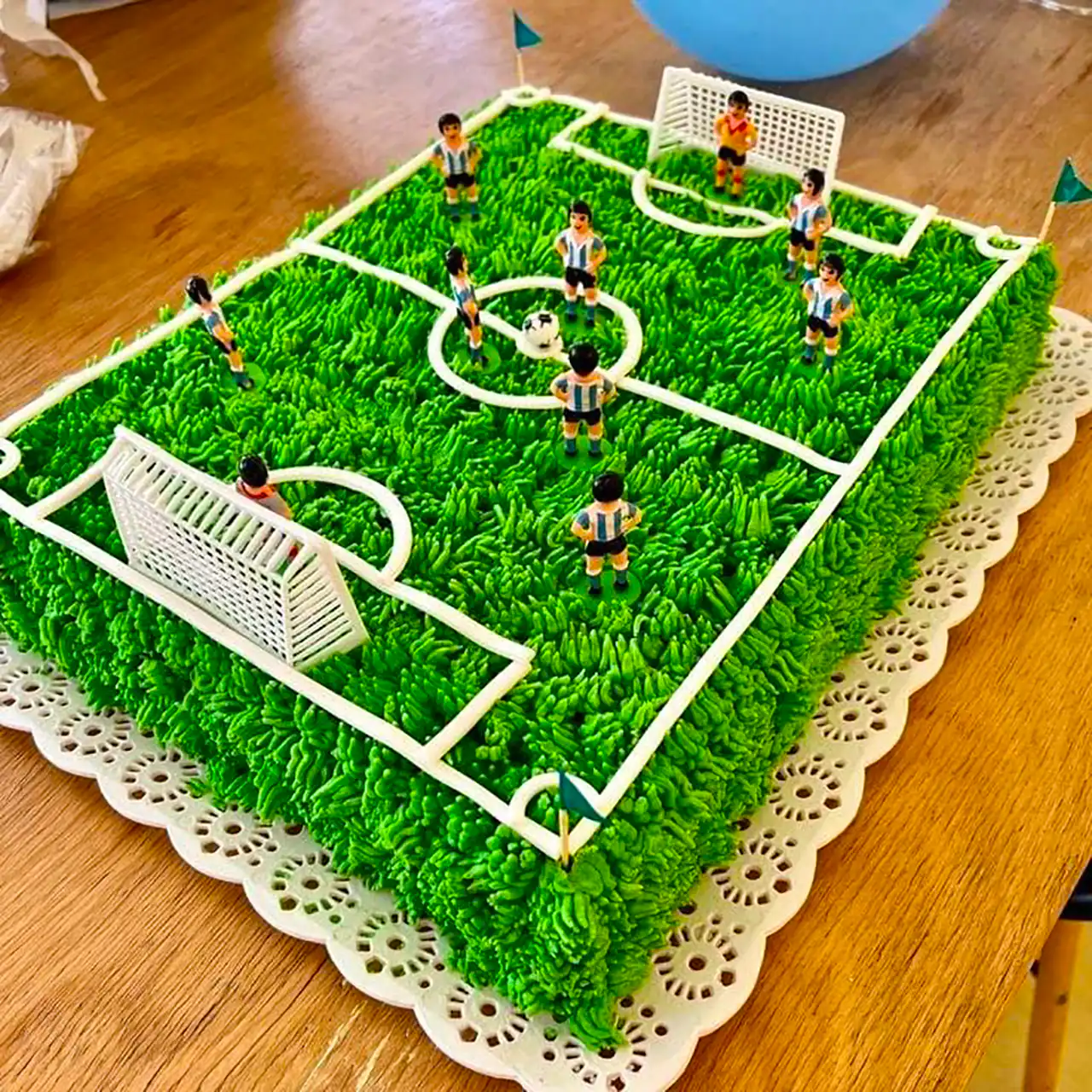 کیک تولد زمین فوتبال