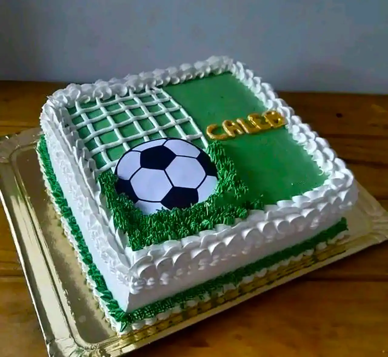 کیک تولد زمین فوتبال