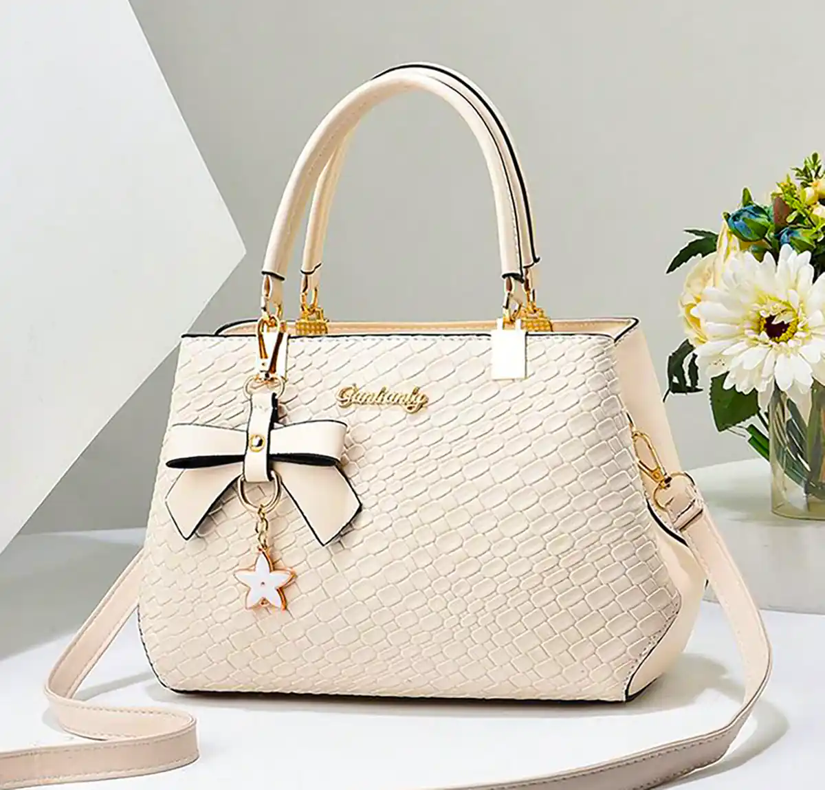 کیف سفید مجلسی