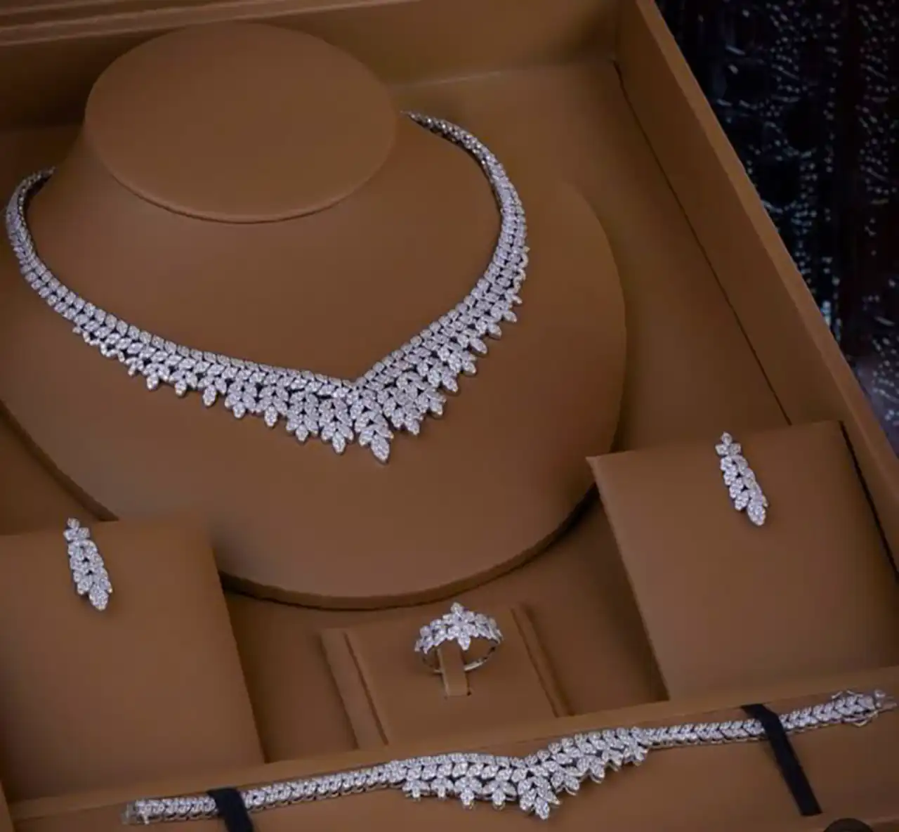 سرویس جواهر عروس