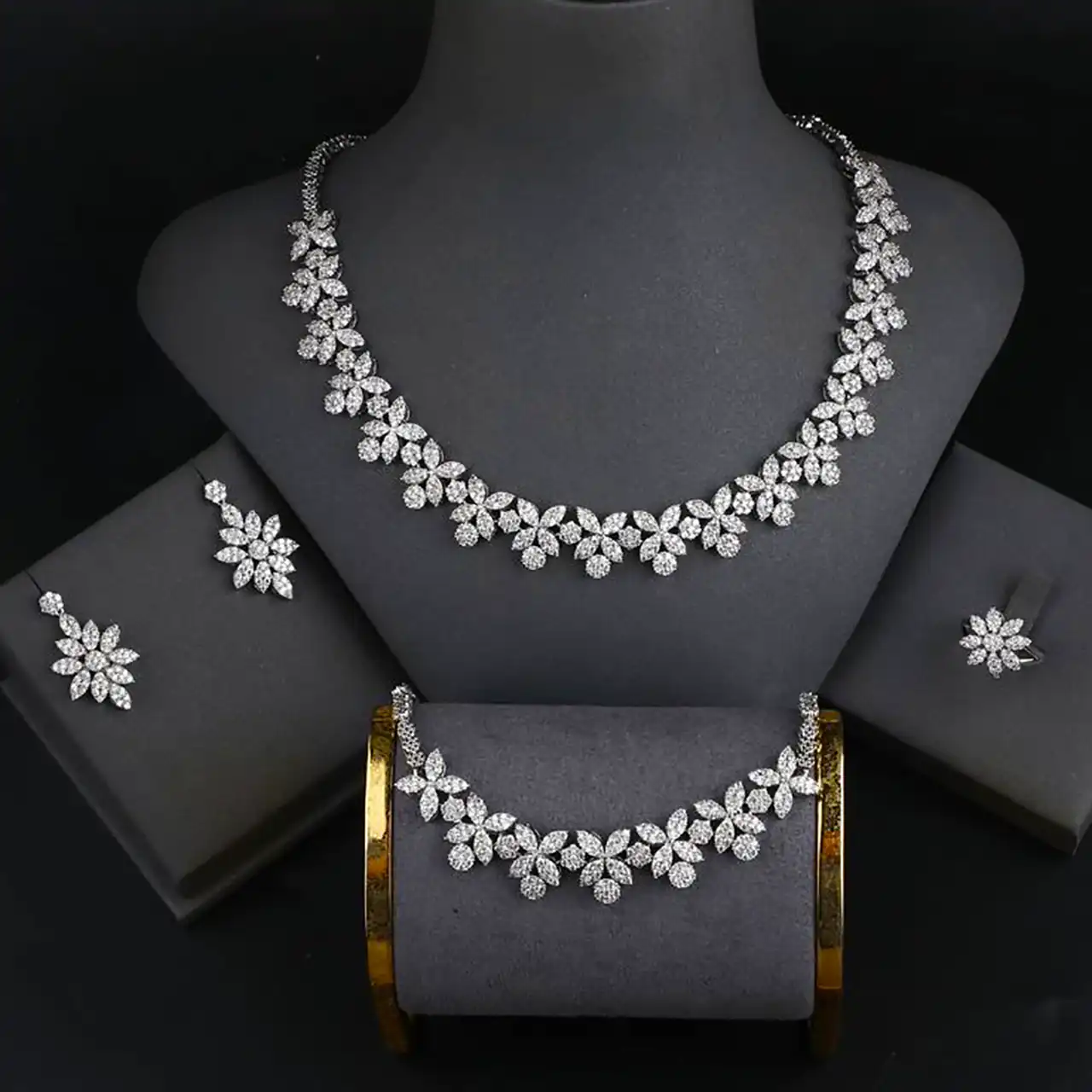 سرویس جواهر عروس