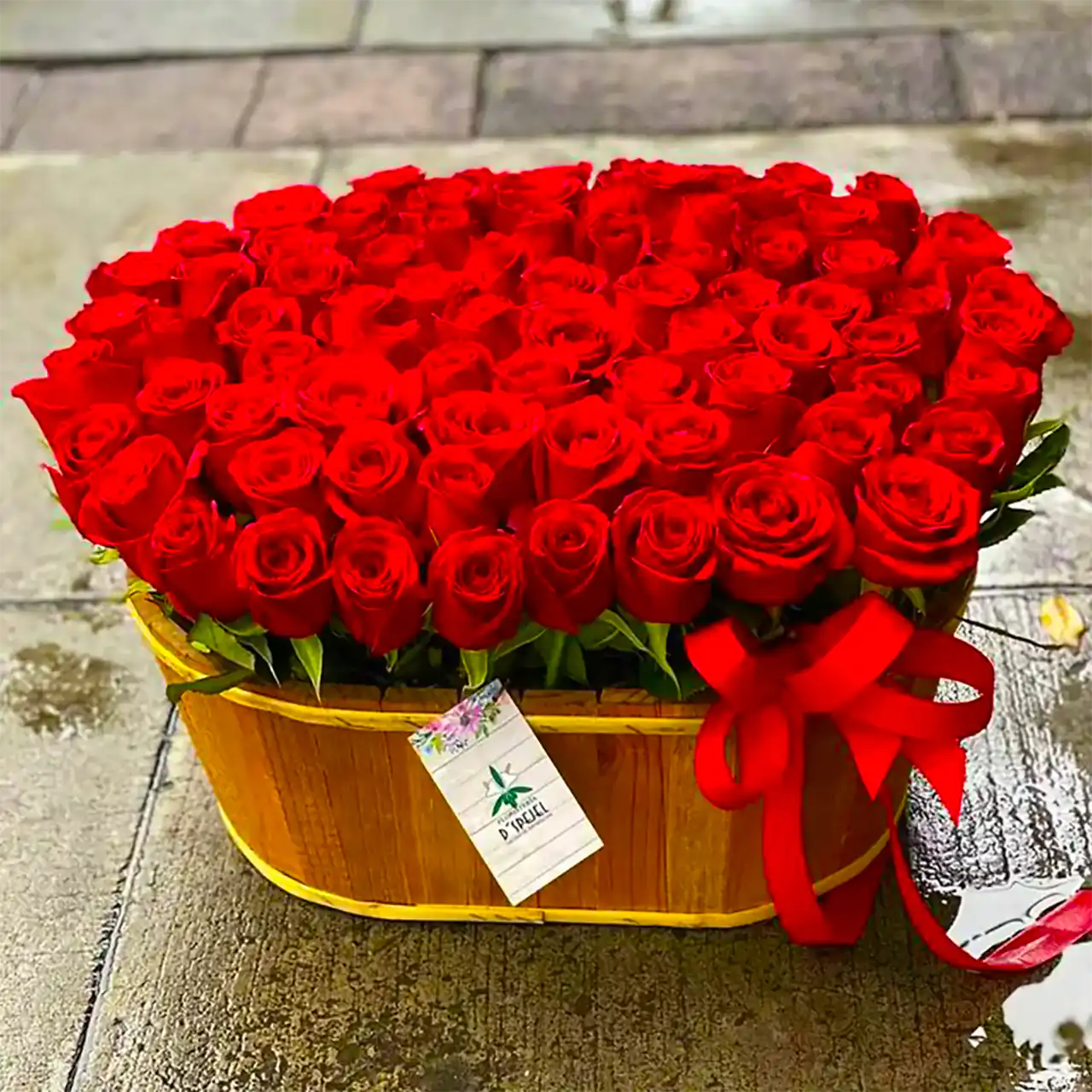 باکس گل رز قرمز