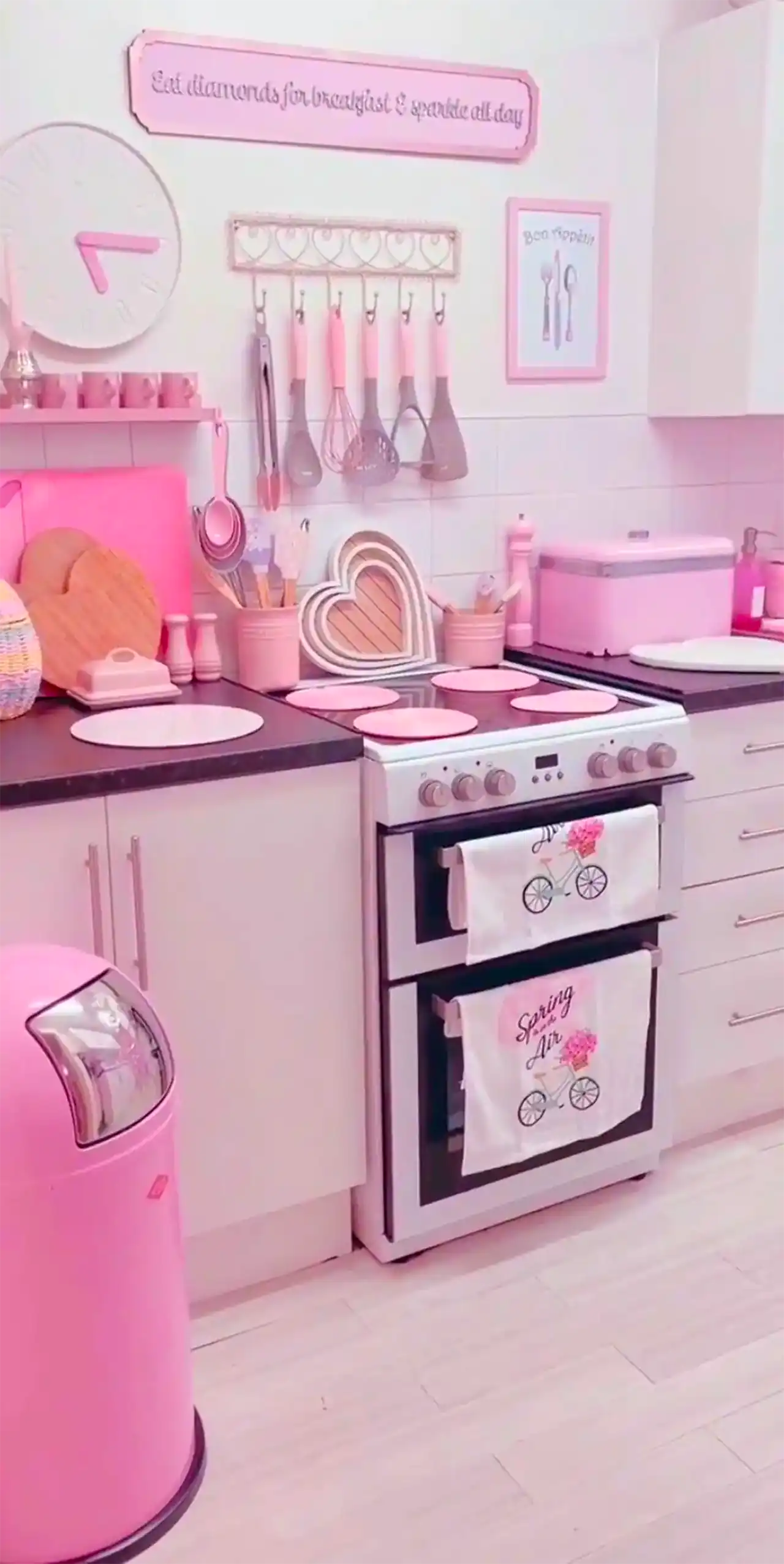 دکور آشپزخانه صورتی