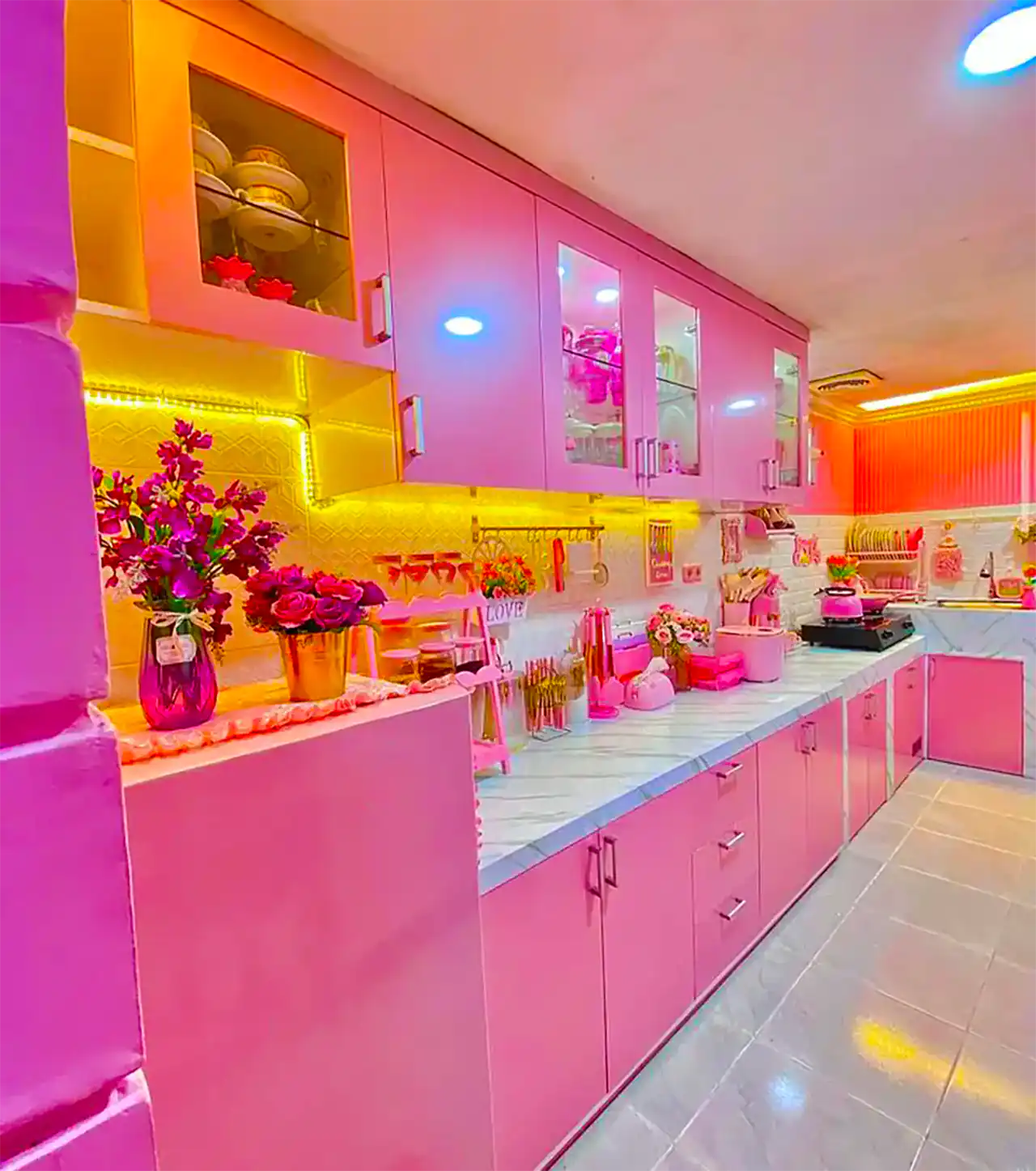 دکور آشپزخانه صورتی