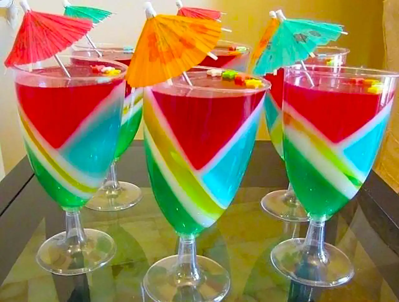 دسر لیوانی برای تولد