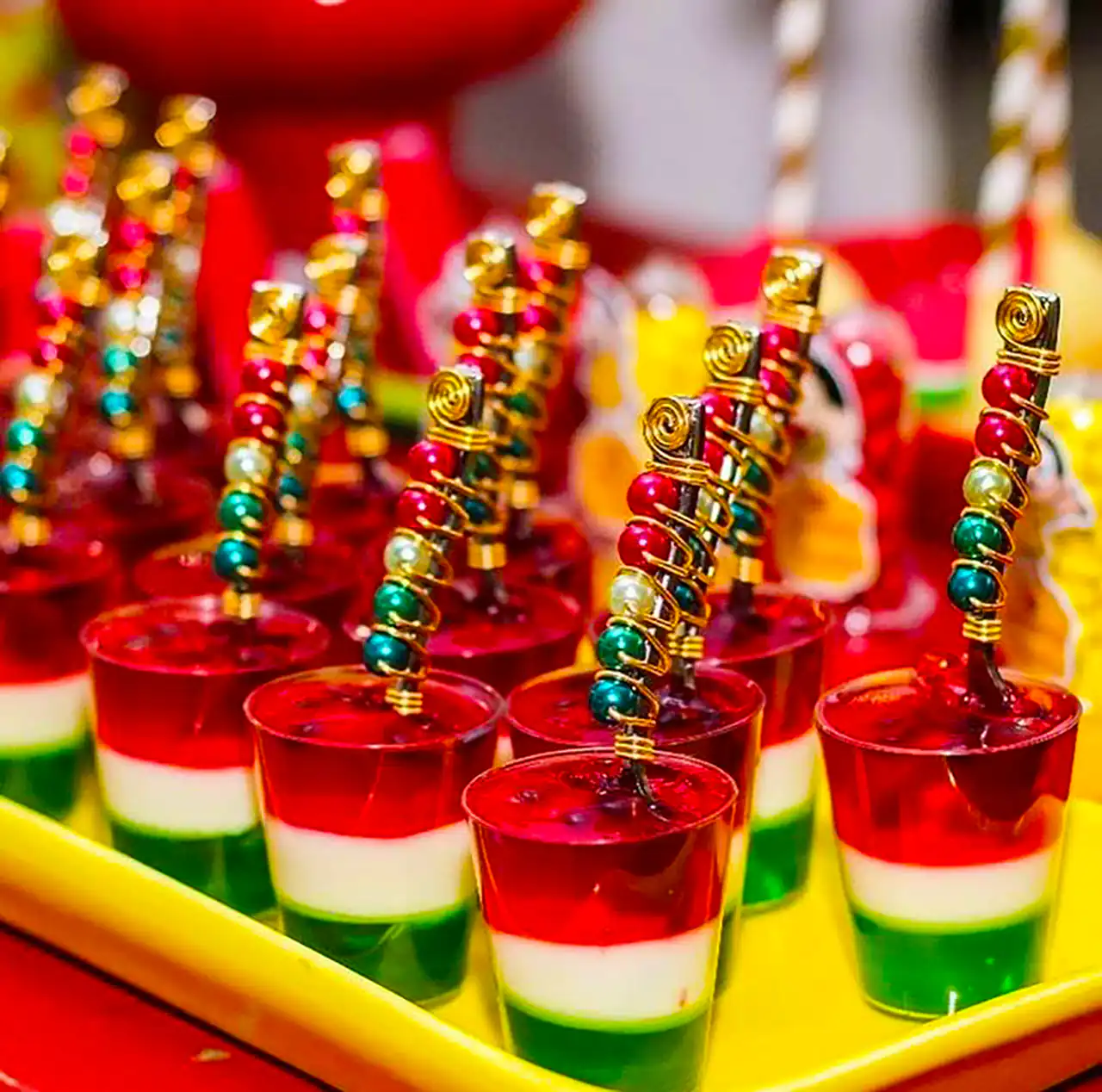 دسر لیوانی برای تولد