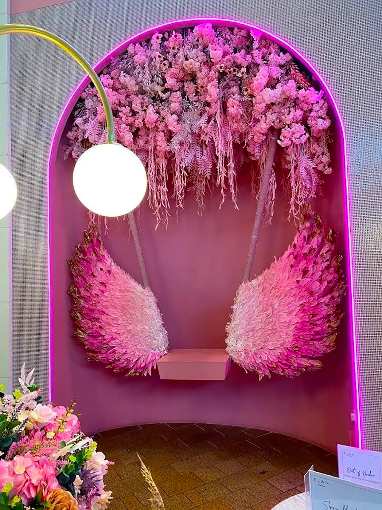 گل آرایی صورتی