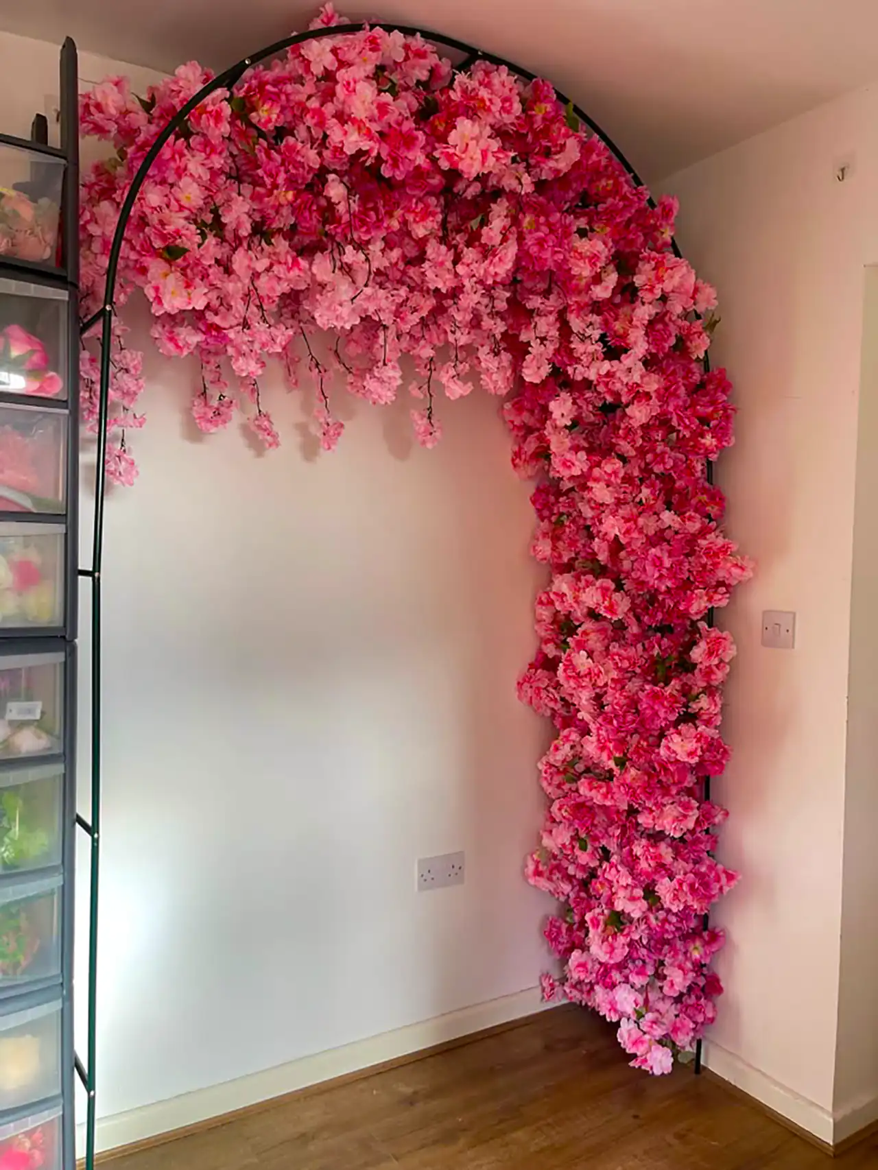 گل آرایی صورتی