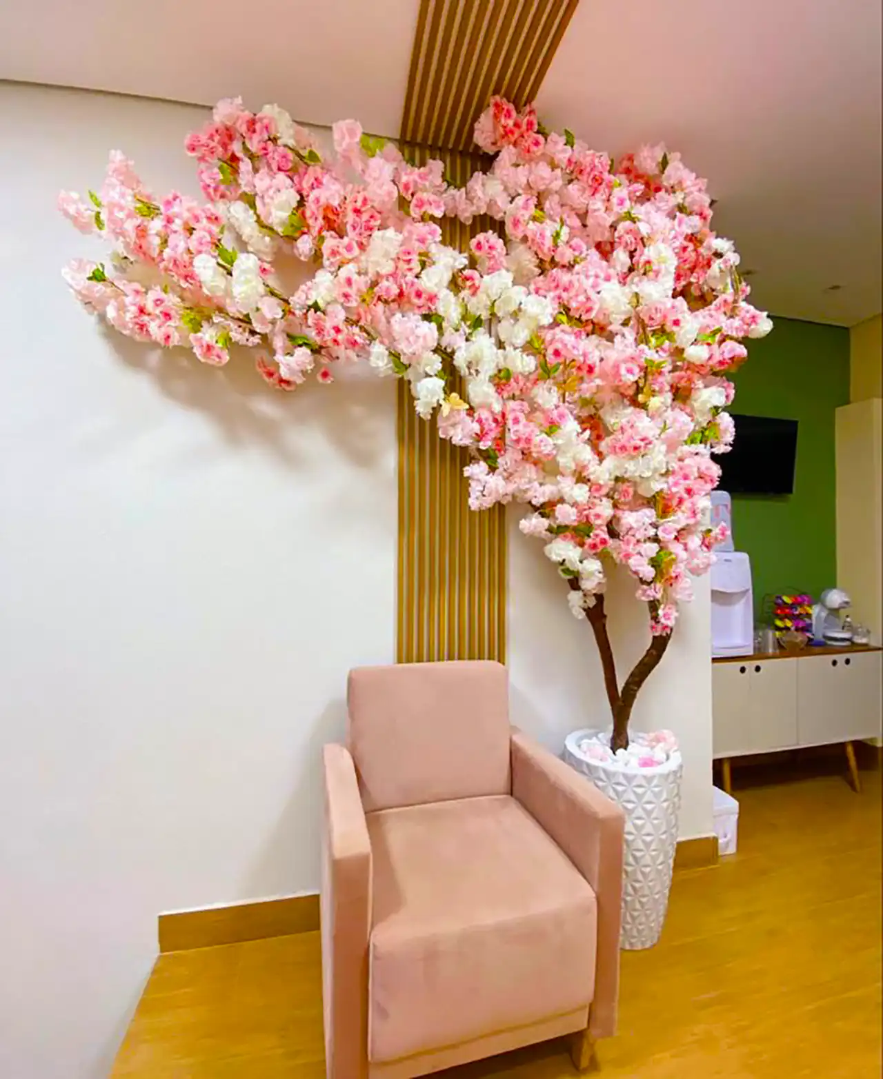 گل آرایی صورتی