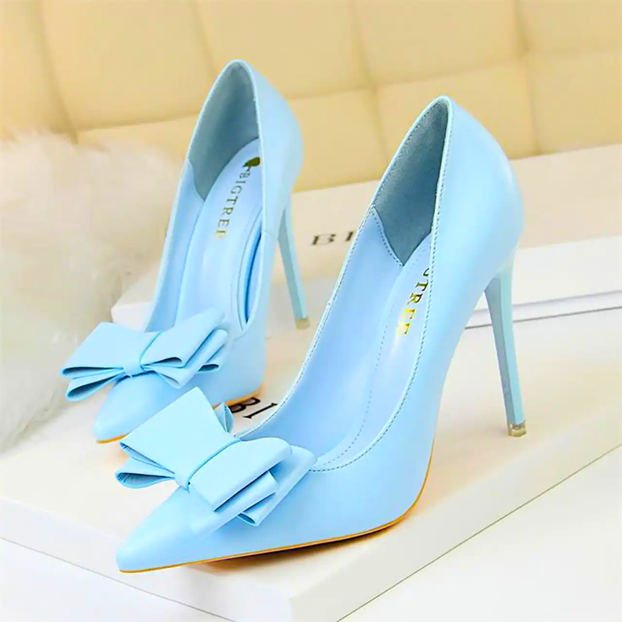 کفش پاشنه بلند زنانه