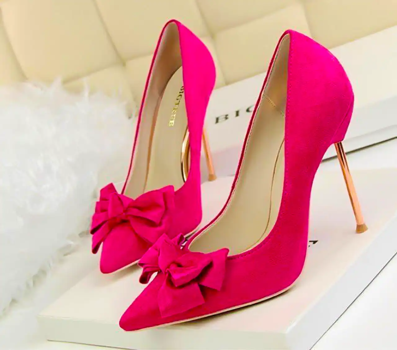 کفش پاشنه بلند زنانه