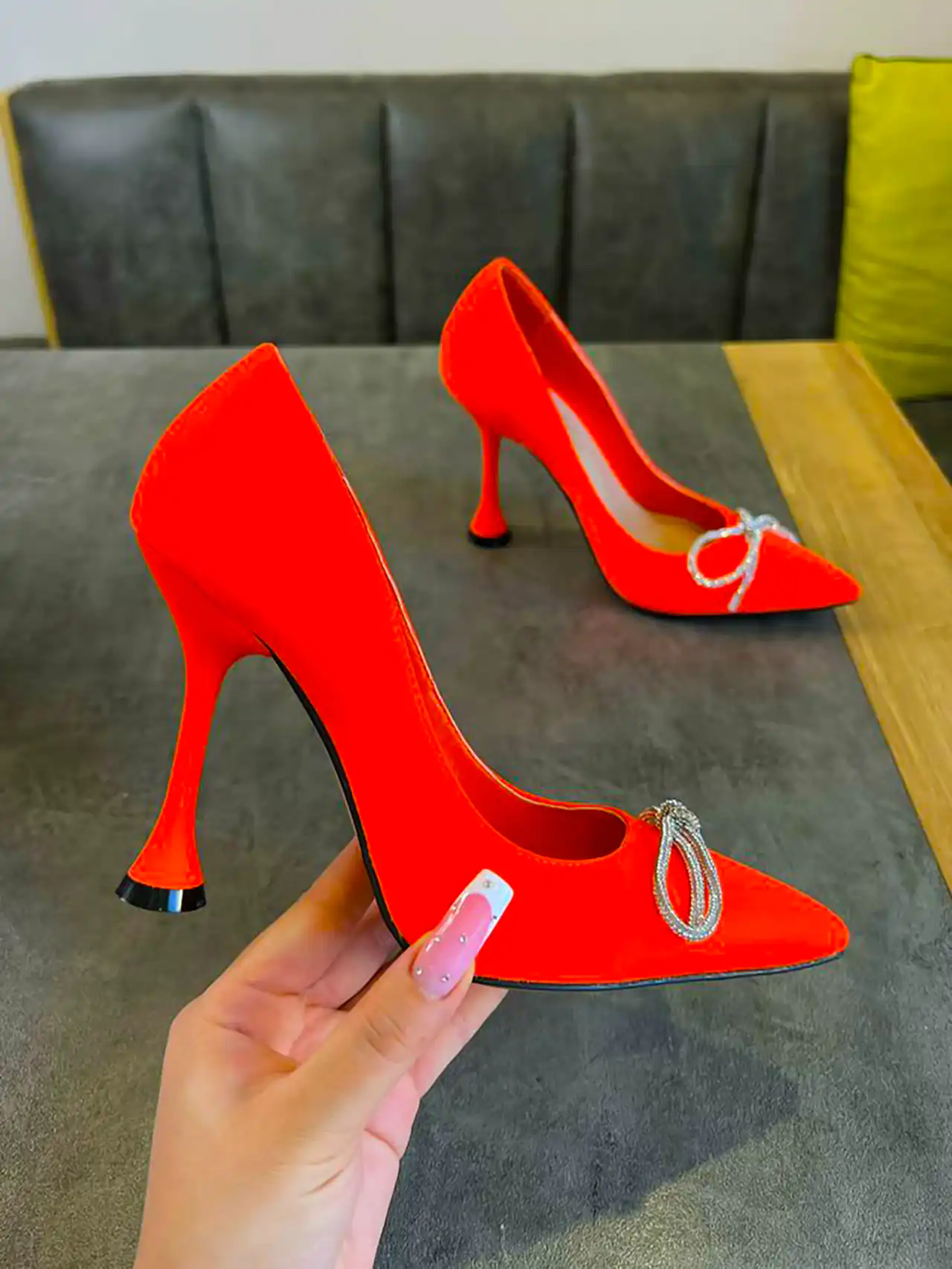 کفش پاشنه بلند زنانه