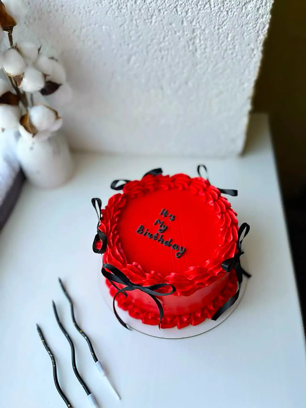 کیک با تم قرمز