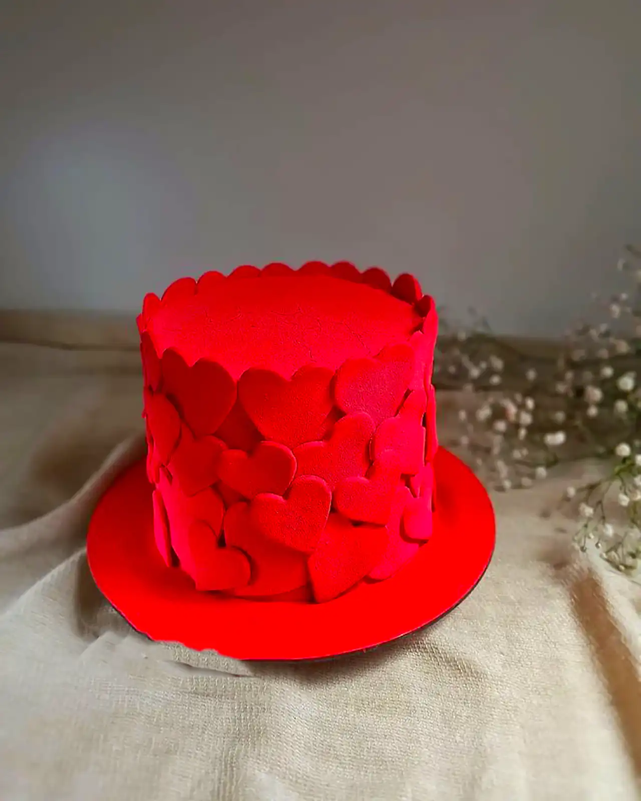 کیک با تم قرمز