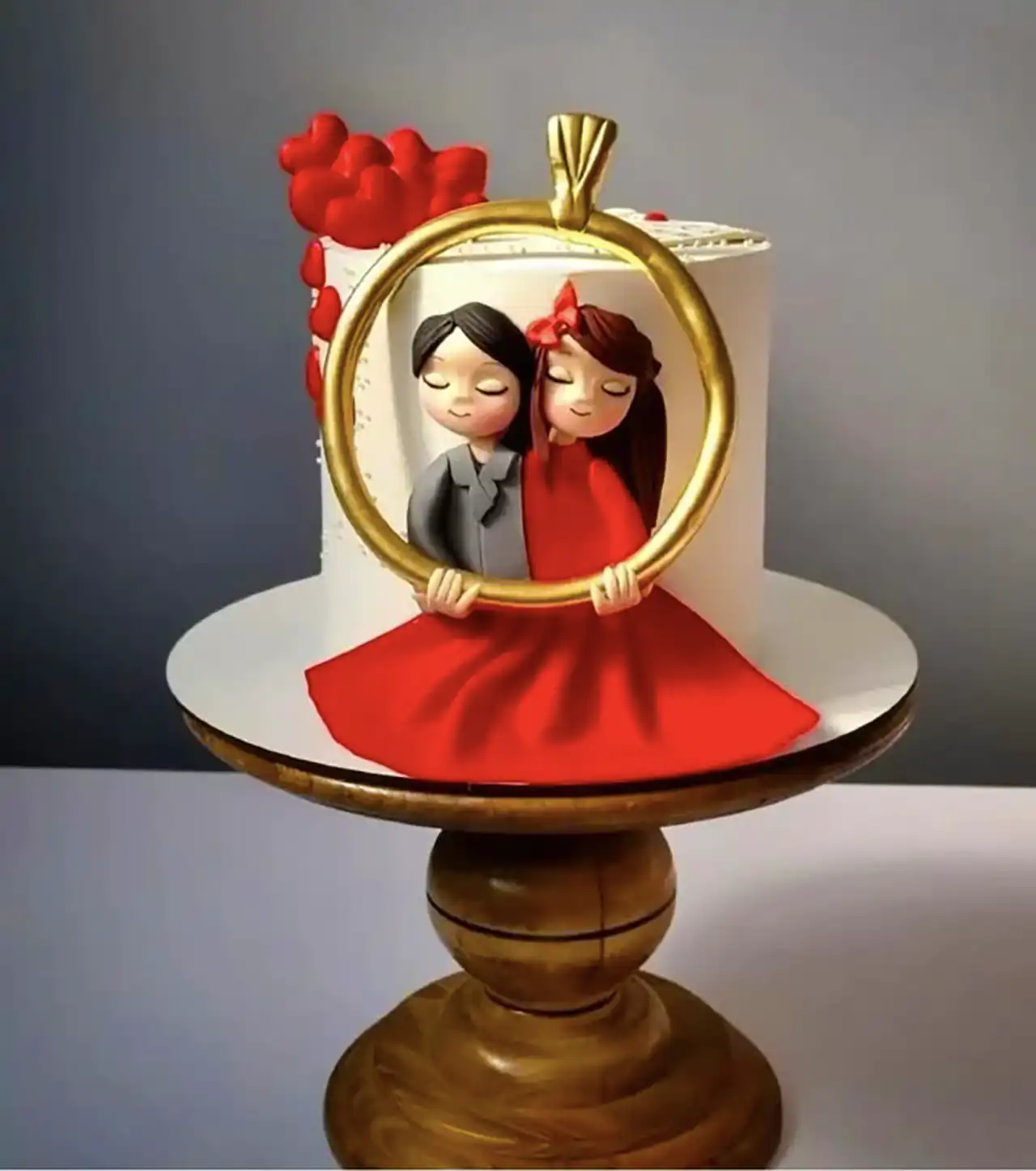 کیک با تم قرمز