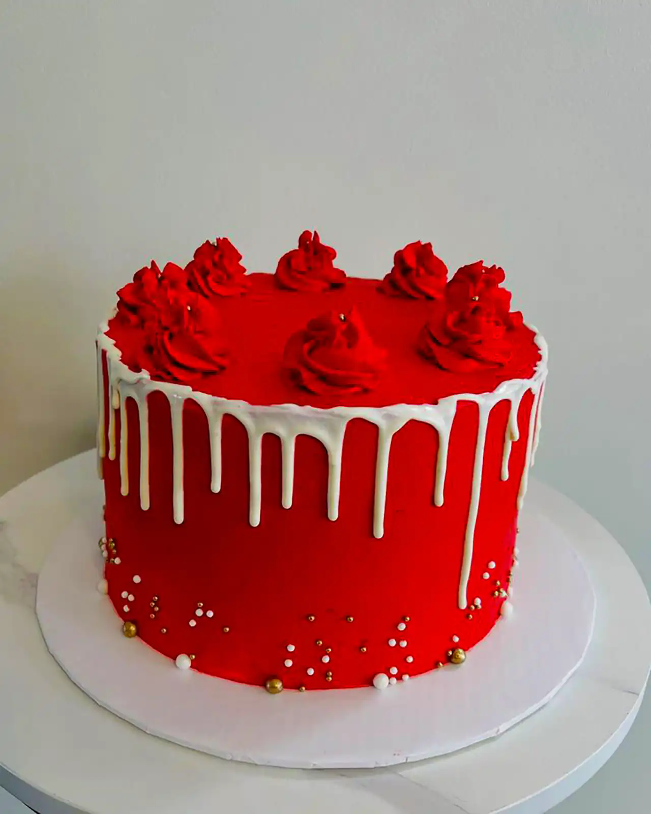 کیک با تم قرمز