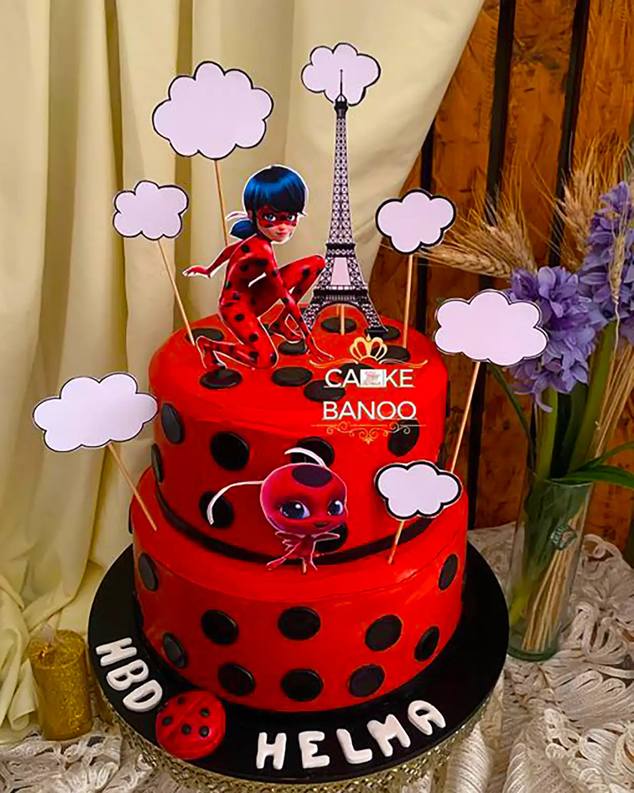 کیک با تم قرمز