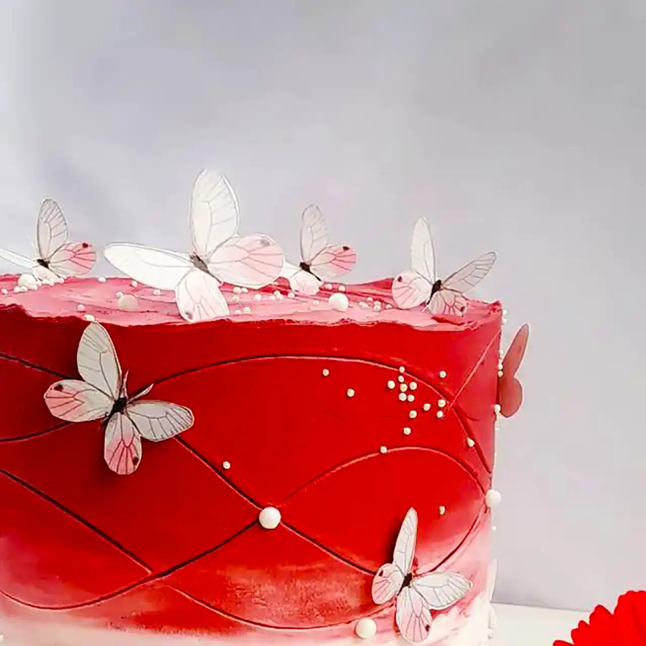 کیک با تم قرمز