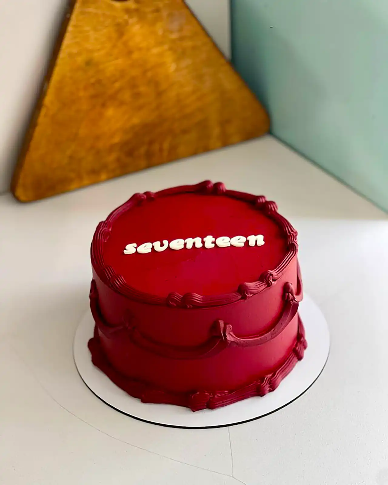 کیک با تم قرمز