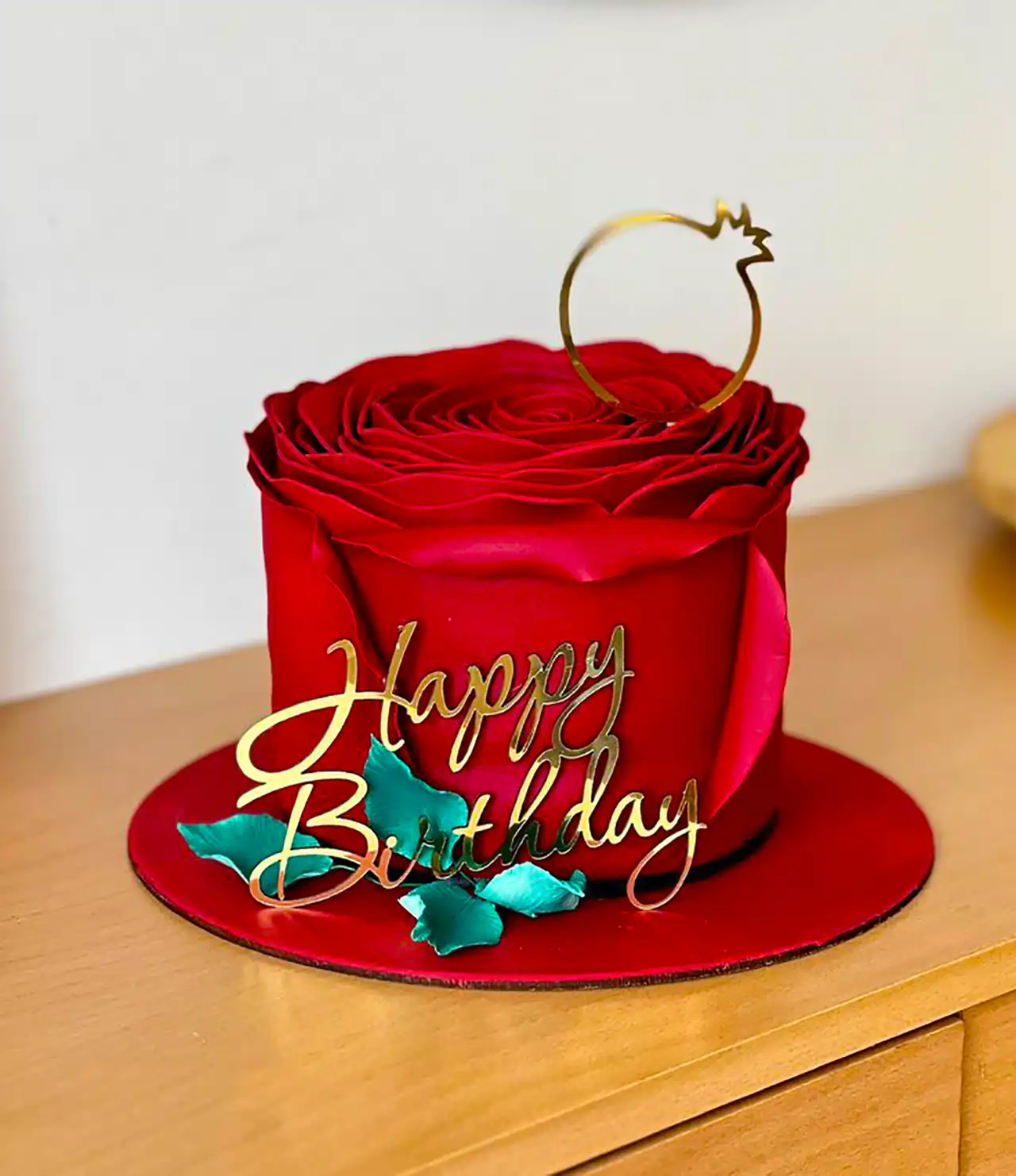 کیک با تم قرمز