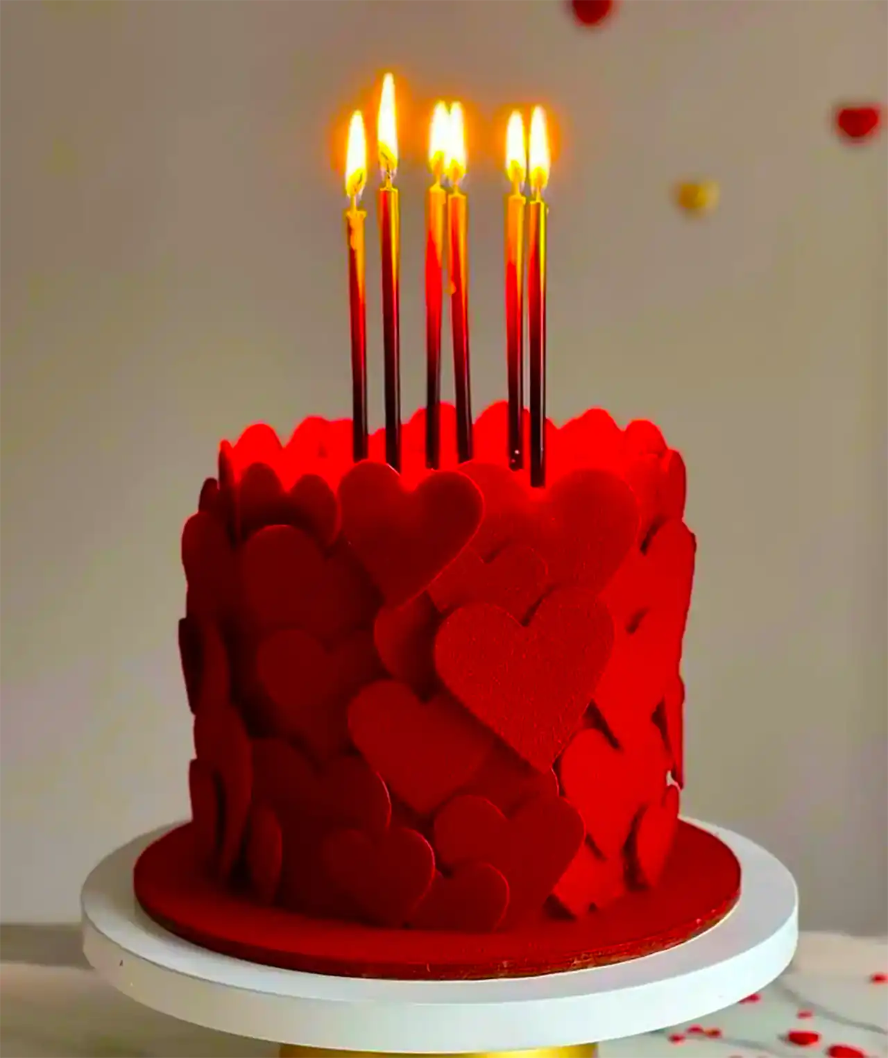 کیک لاکچری قرمز