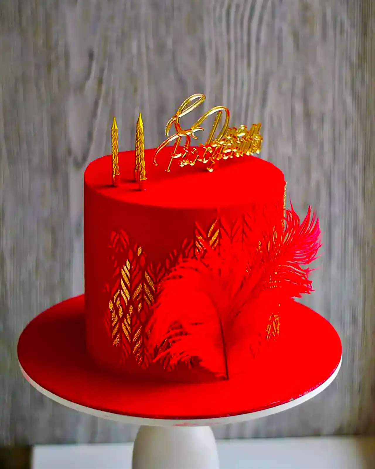 کیک لاکچری قرمز