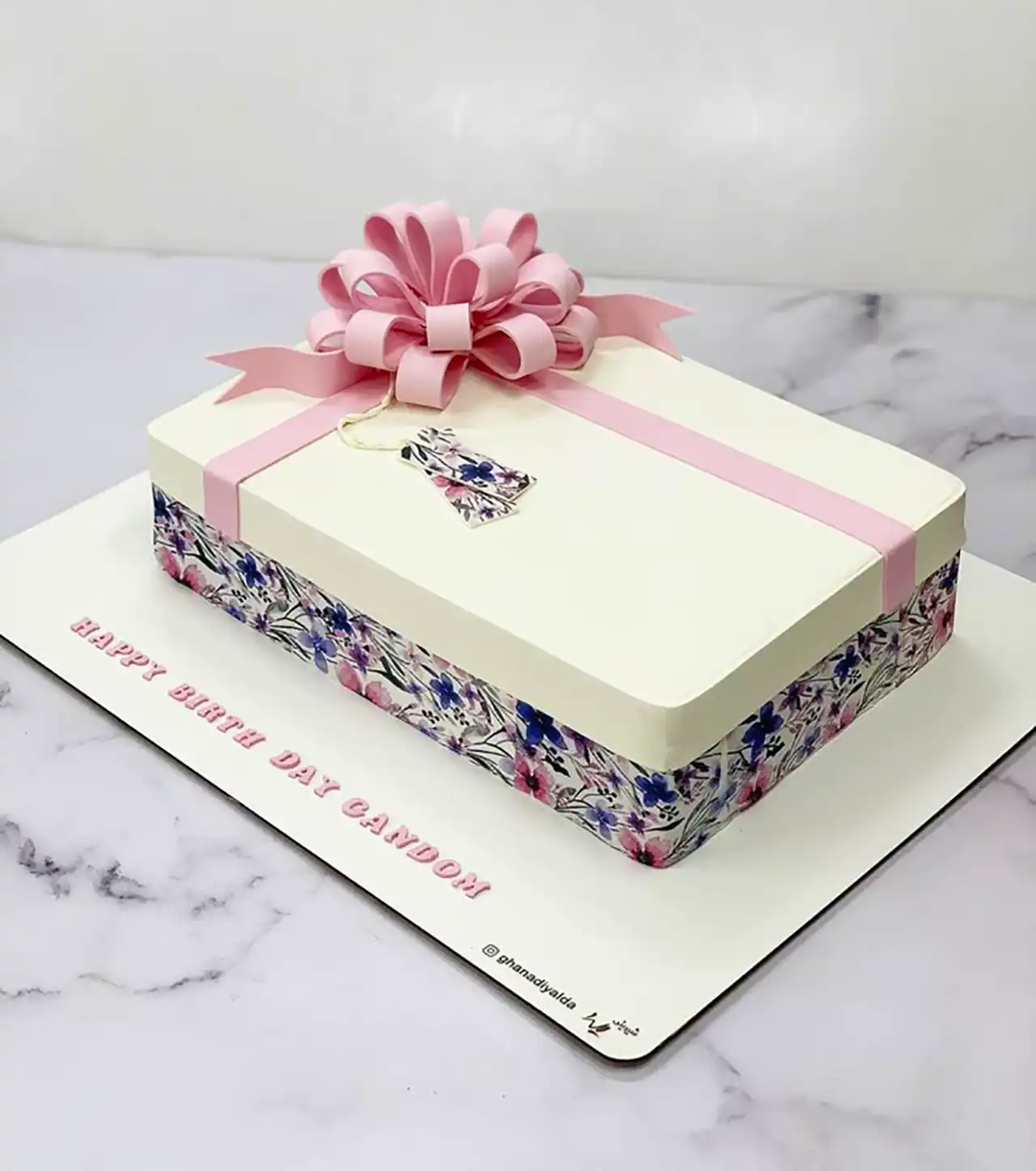 کیک مستطیلی جشن