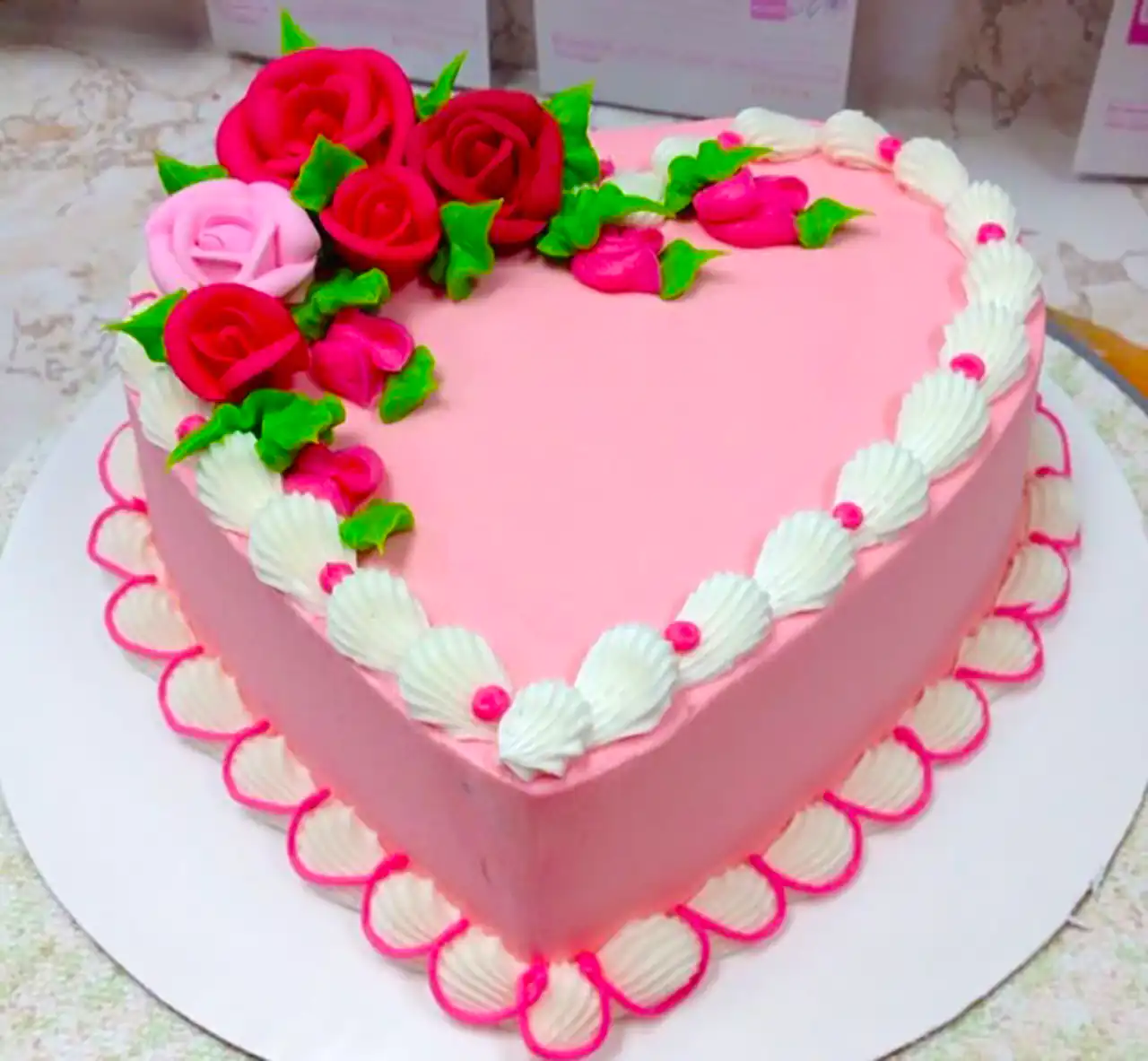 کیک تولد قلبی