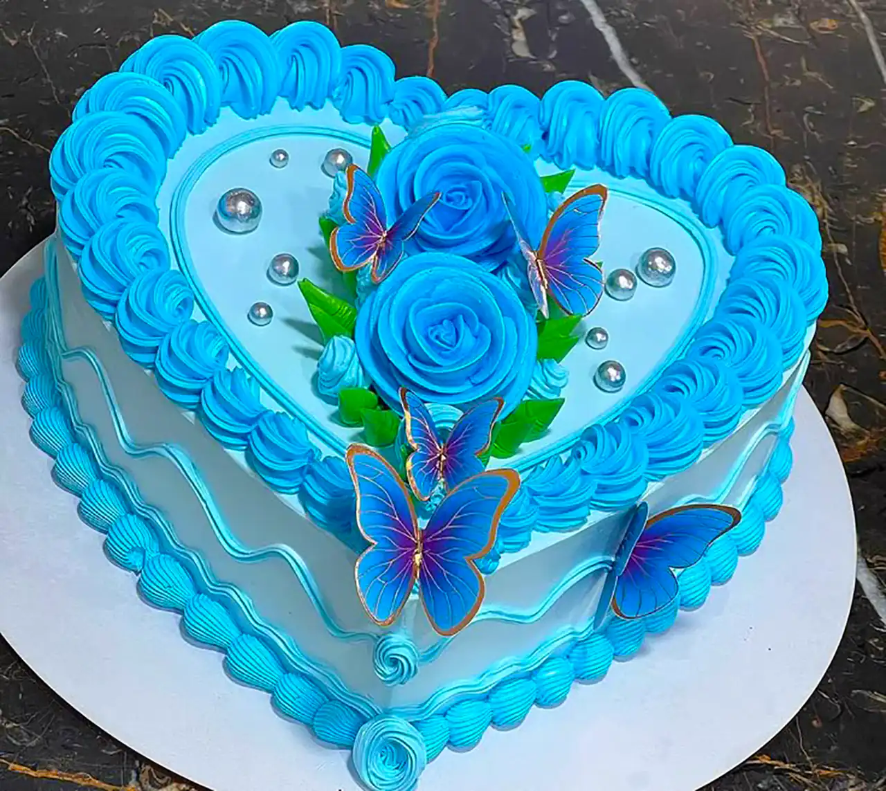 کیک تولد قلبی