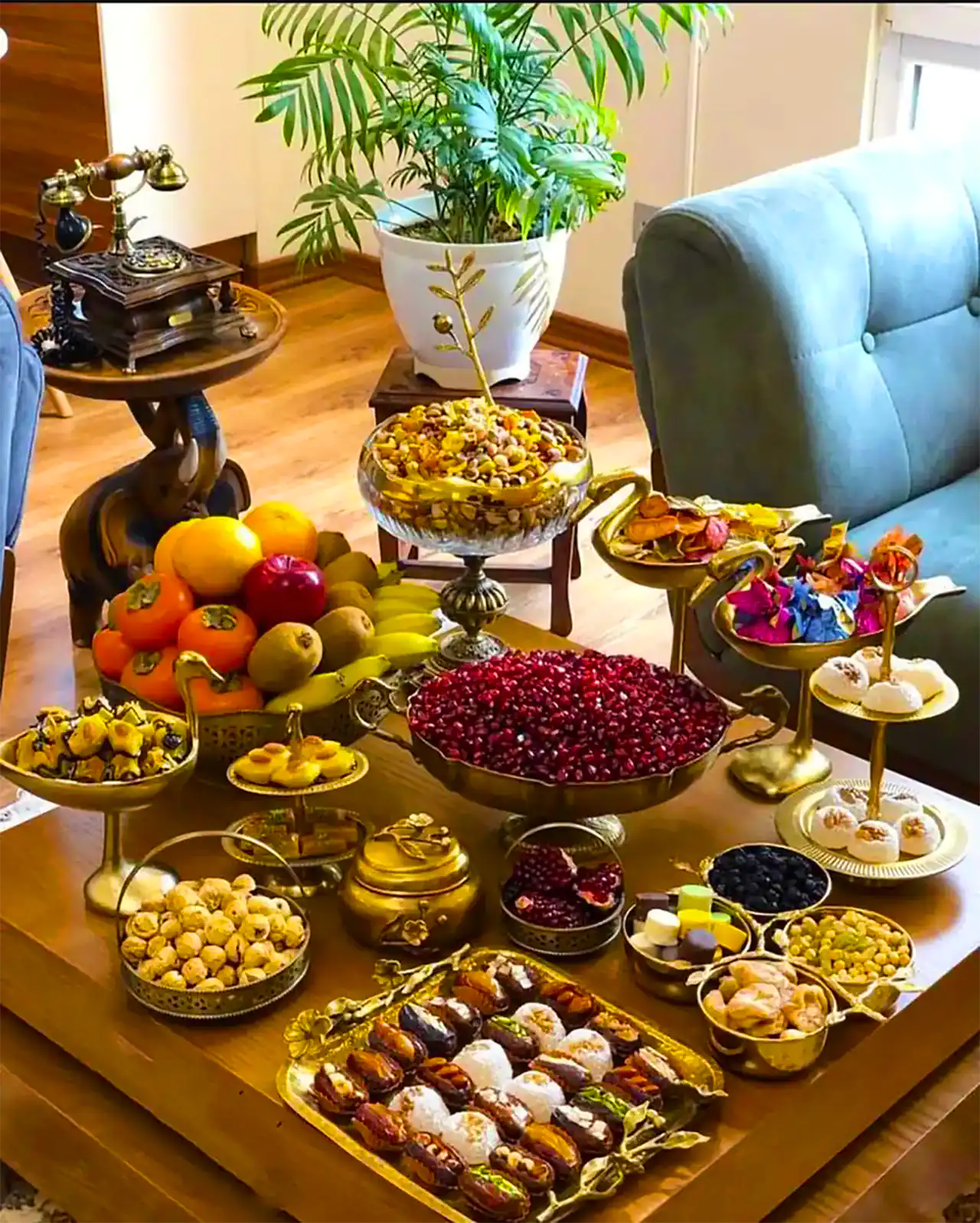 چیدمان میز برای شب چله