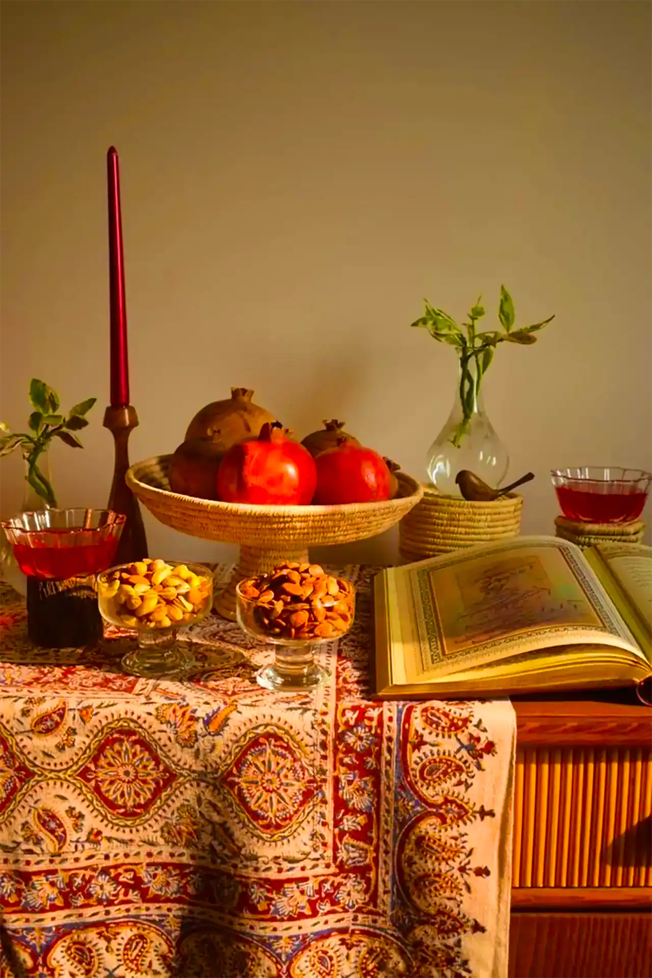 چیدمان میز برای شب چله