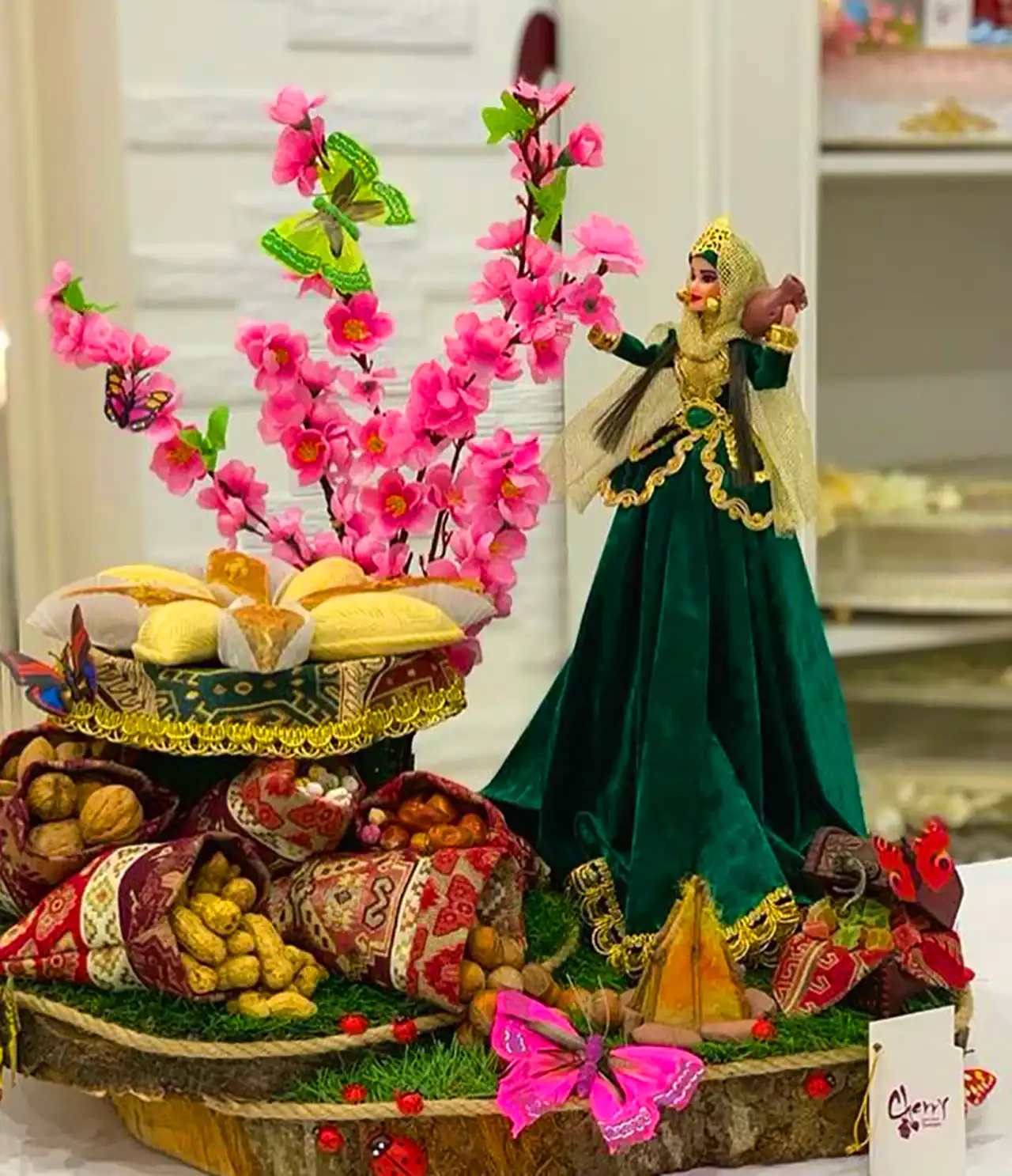 چیدمان میز شب یلدا