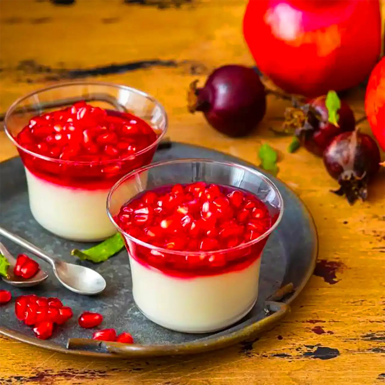 دسر ژله ای برای یلدا