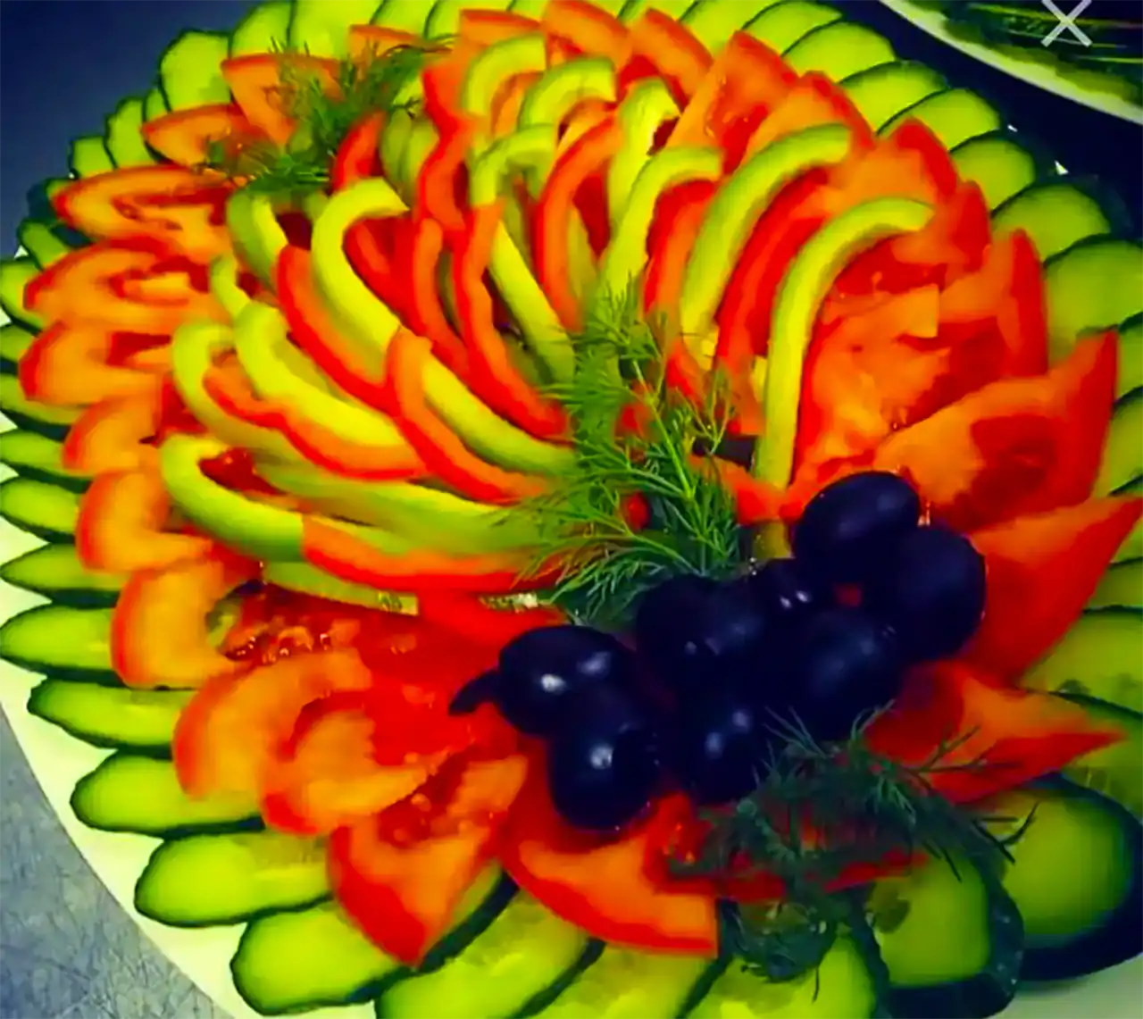 دیزاین سالاد مجلسی