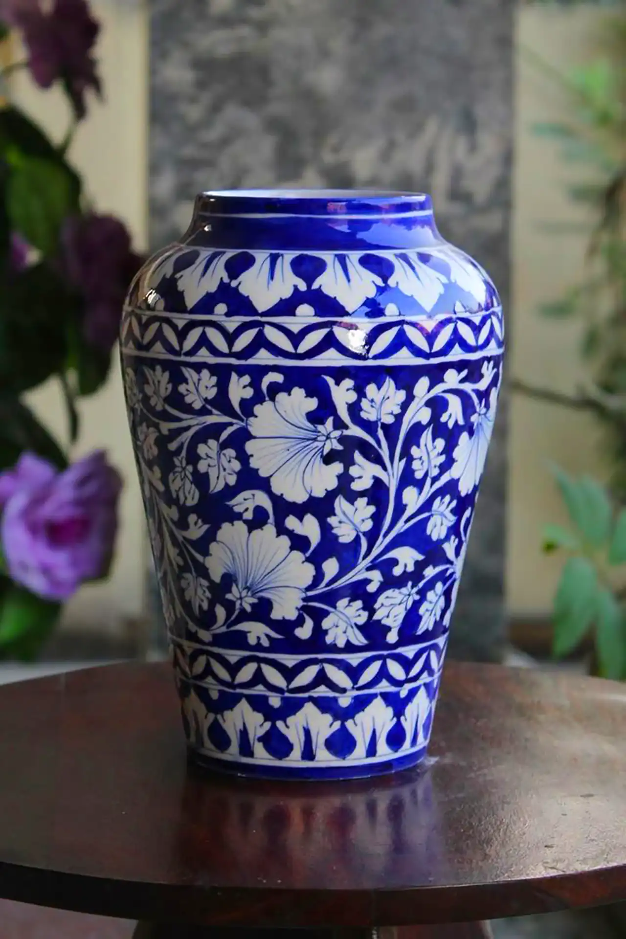 گلدان سرامیکی آبی سفید