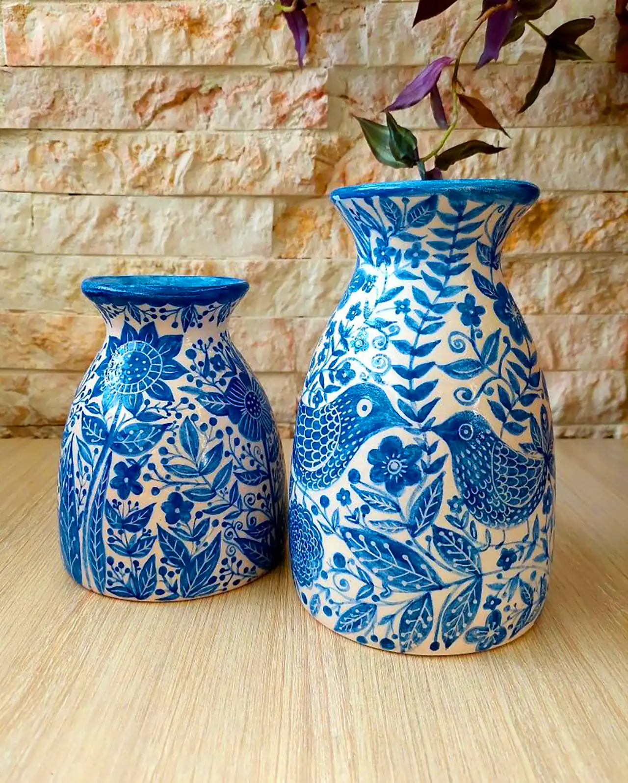 گلدان سرامیکی آبی سفید