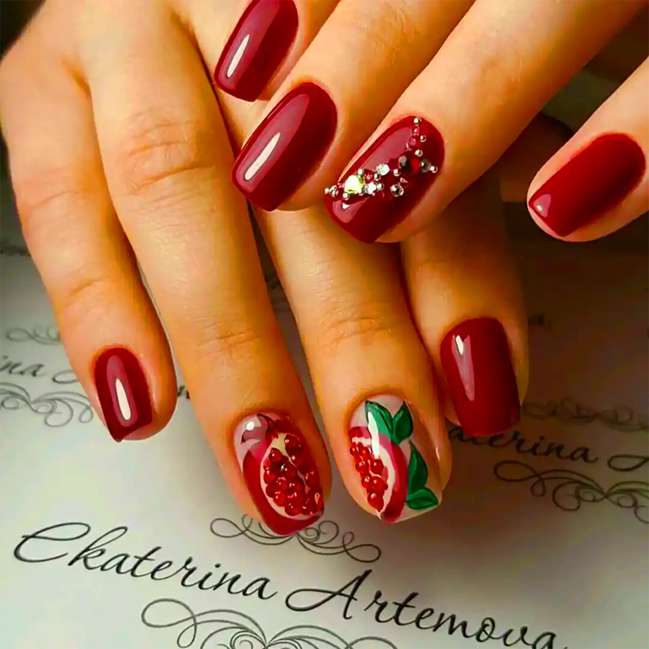 کاشت ناخن با تم یلدا