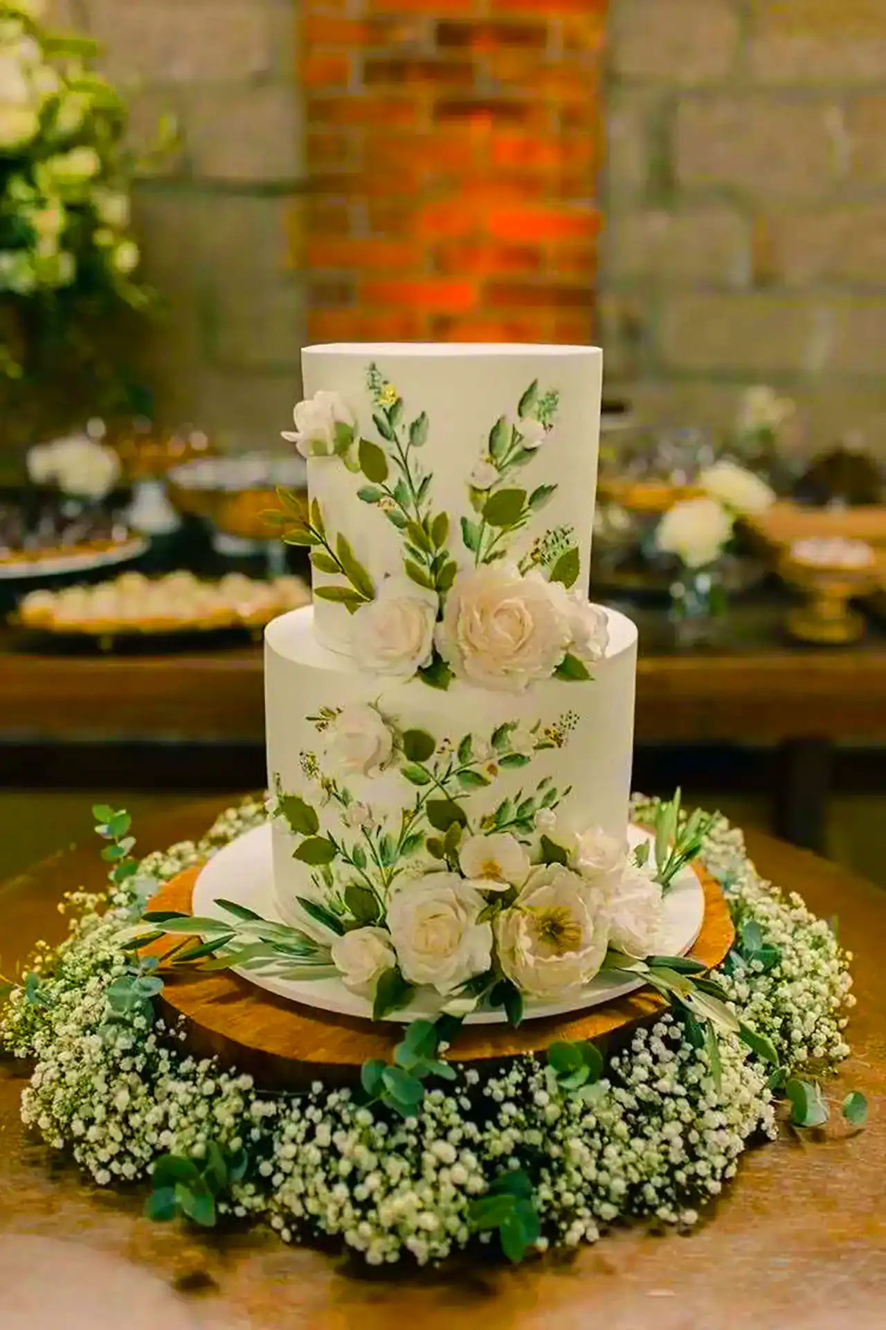 کیک طبقاتی با گل