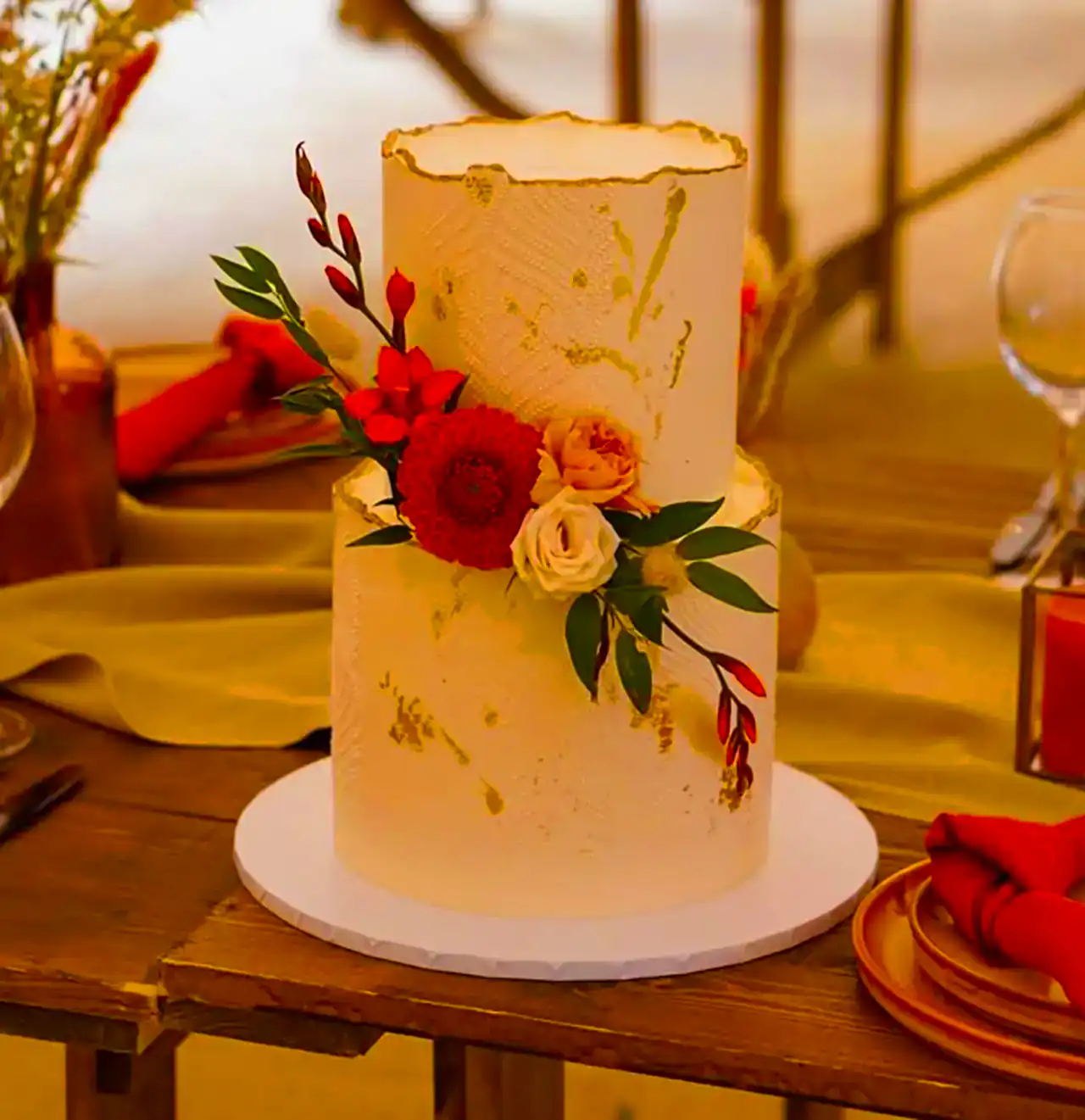 کیک طبقاتی با گل