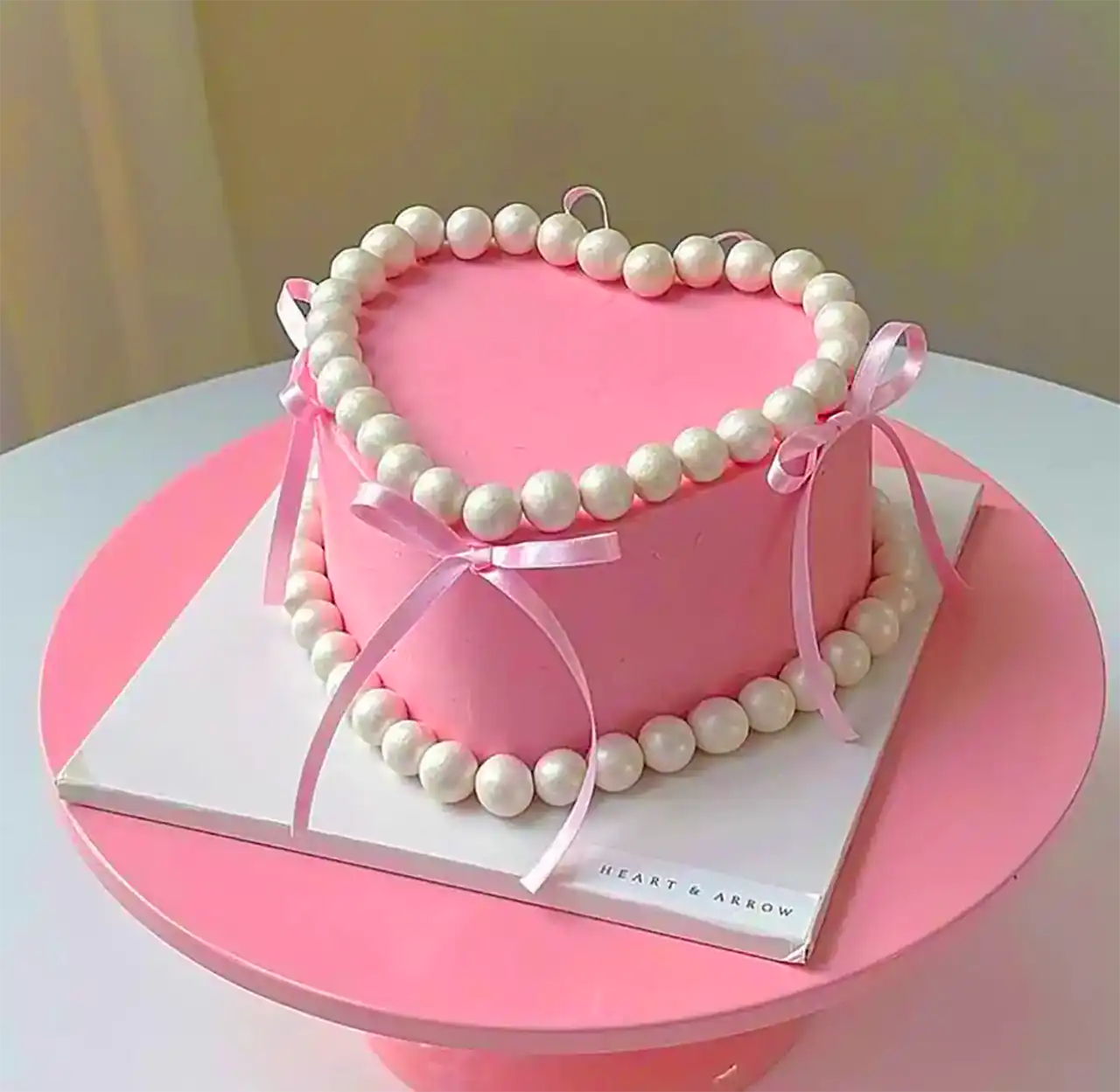 کیک تولد مینیمال جدید