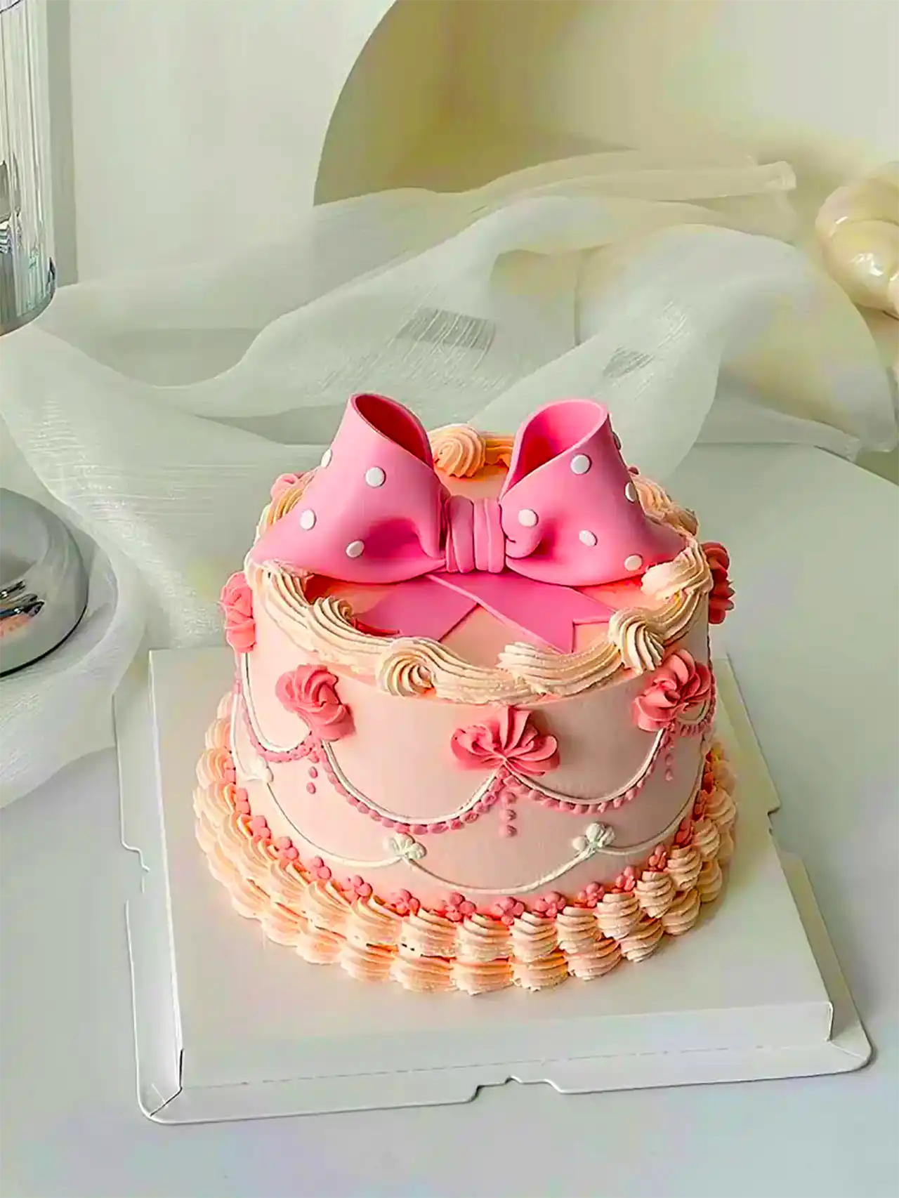 کیک تولد مینیمال جدید