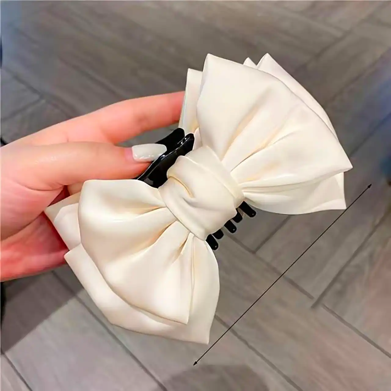 کیلیپس مو پاپیونی